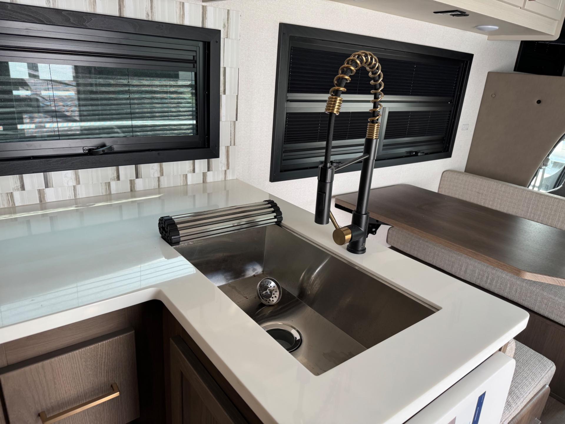 2026 East to West 2026 East to West College Avenue - thumbnail 9