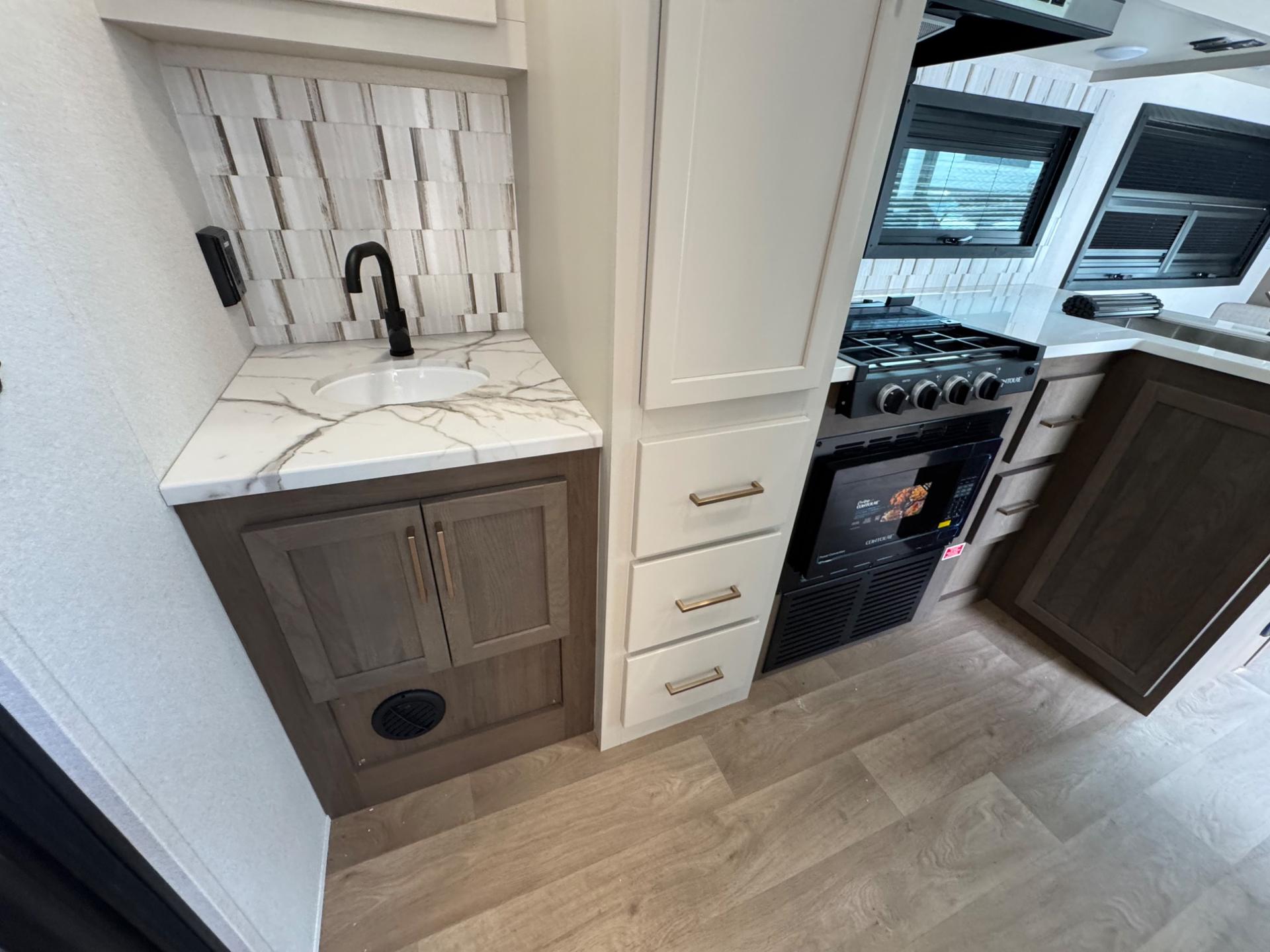 2026 East to West 2026 East to West College Avenue - thumbnail 23