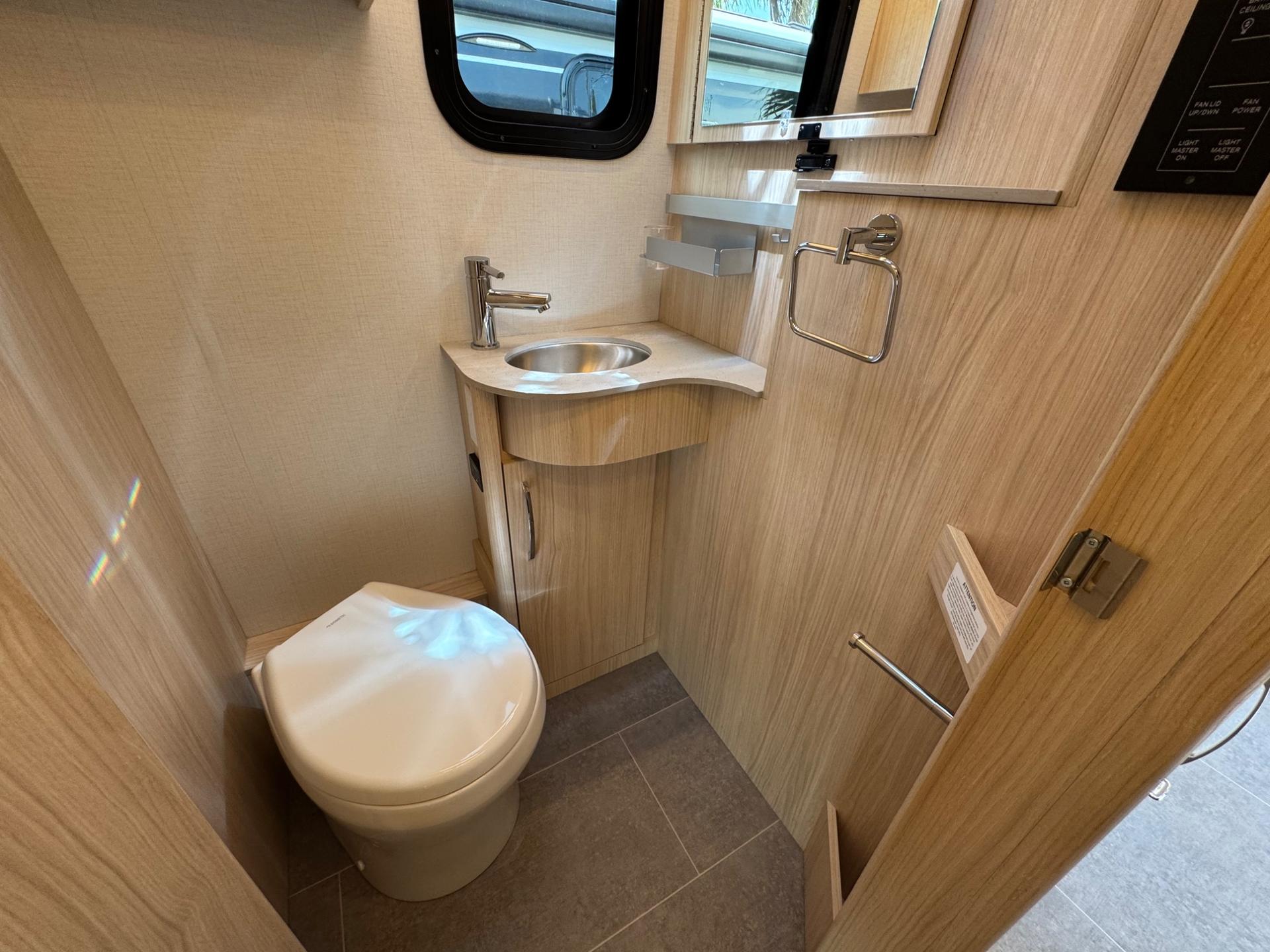 2026 Leisure Travel Vans 2026 Leisure Travel Vans Wonder - thumbnail 19