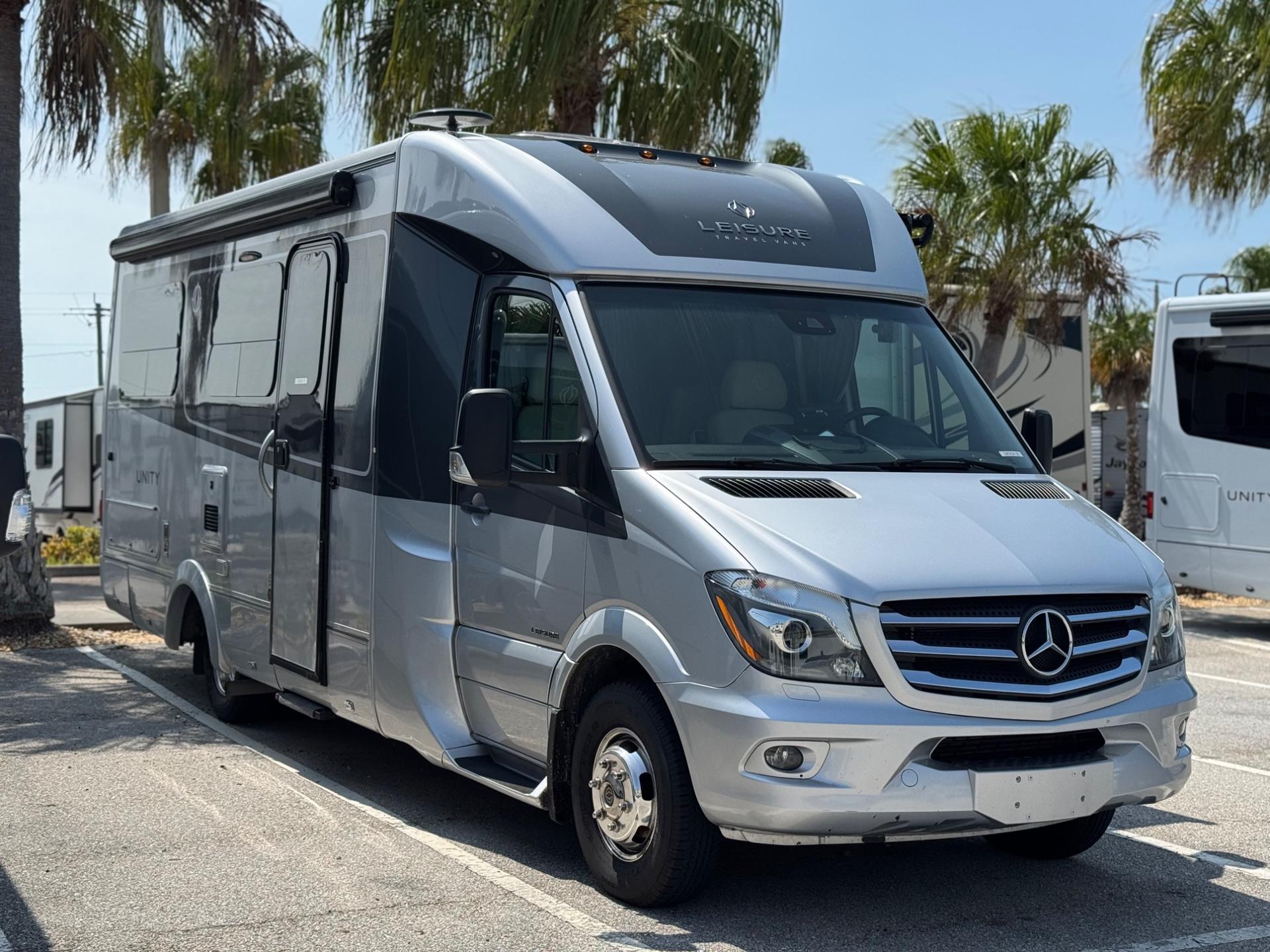 2018 Leisure Travel Vans Unity 24FX