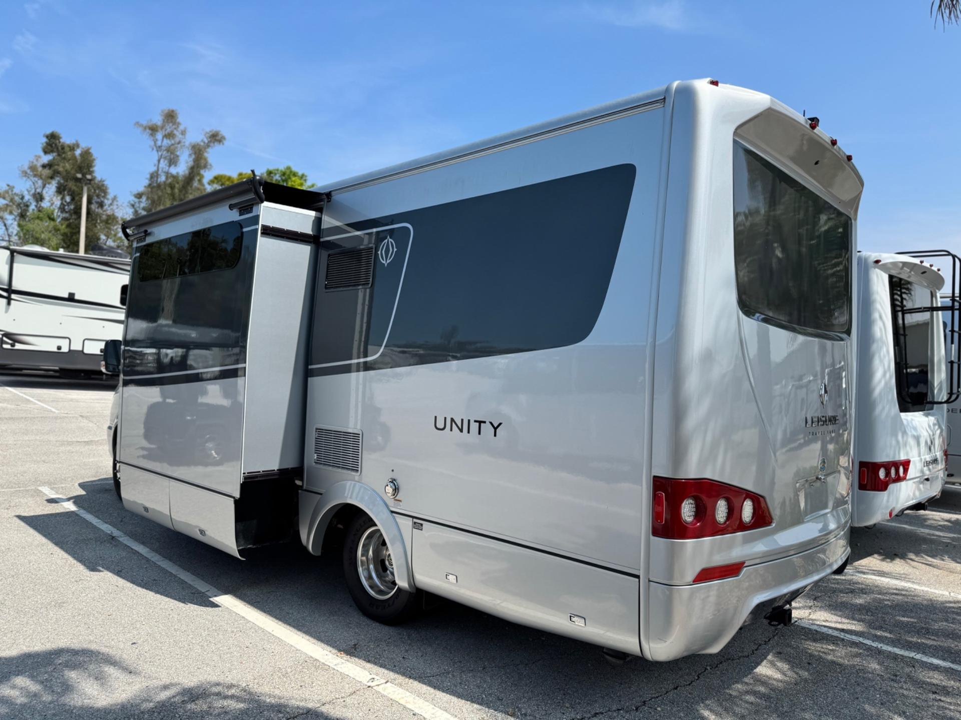 2018 Leisure Travel Vans 2018 Leisure Travel Vans Unity - thumbnail 4