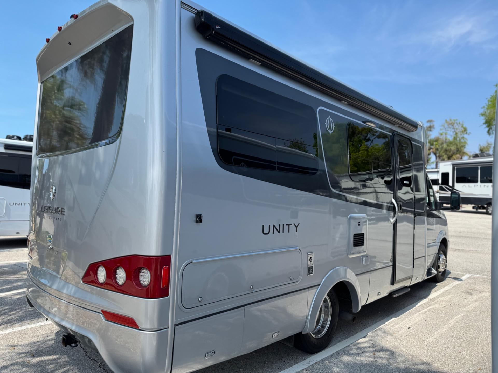 2018 Leisure Travel Vans 2018 Leisure Travel Vans Unity - thumbnail 5
