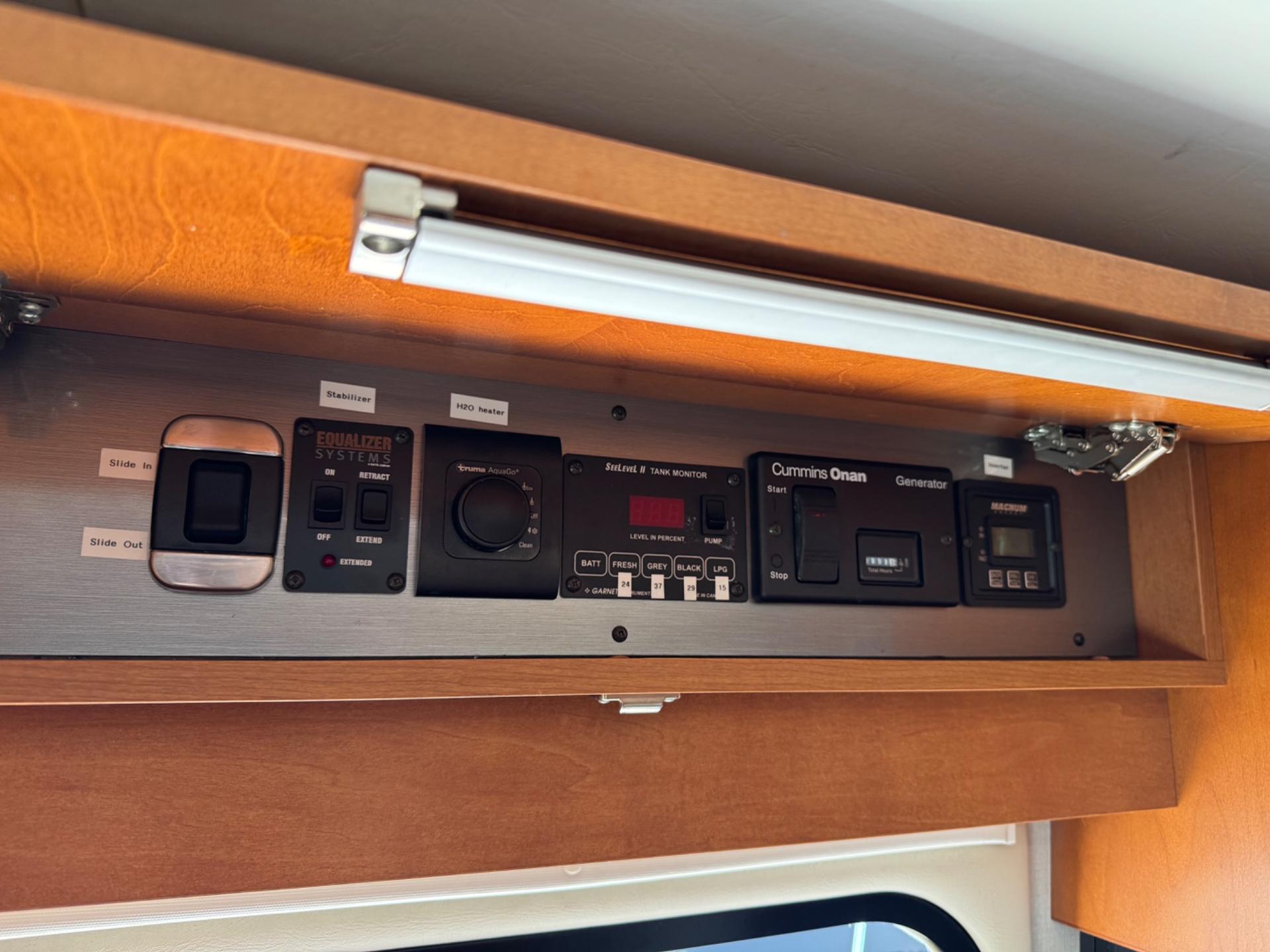 2018 Leisure Travel Vans 2018 Leisure Travel Vans Unity - thumbnail 17