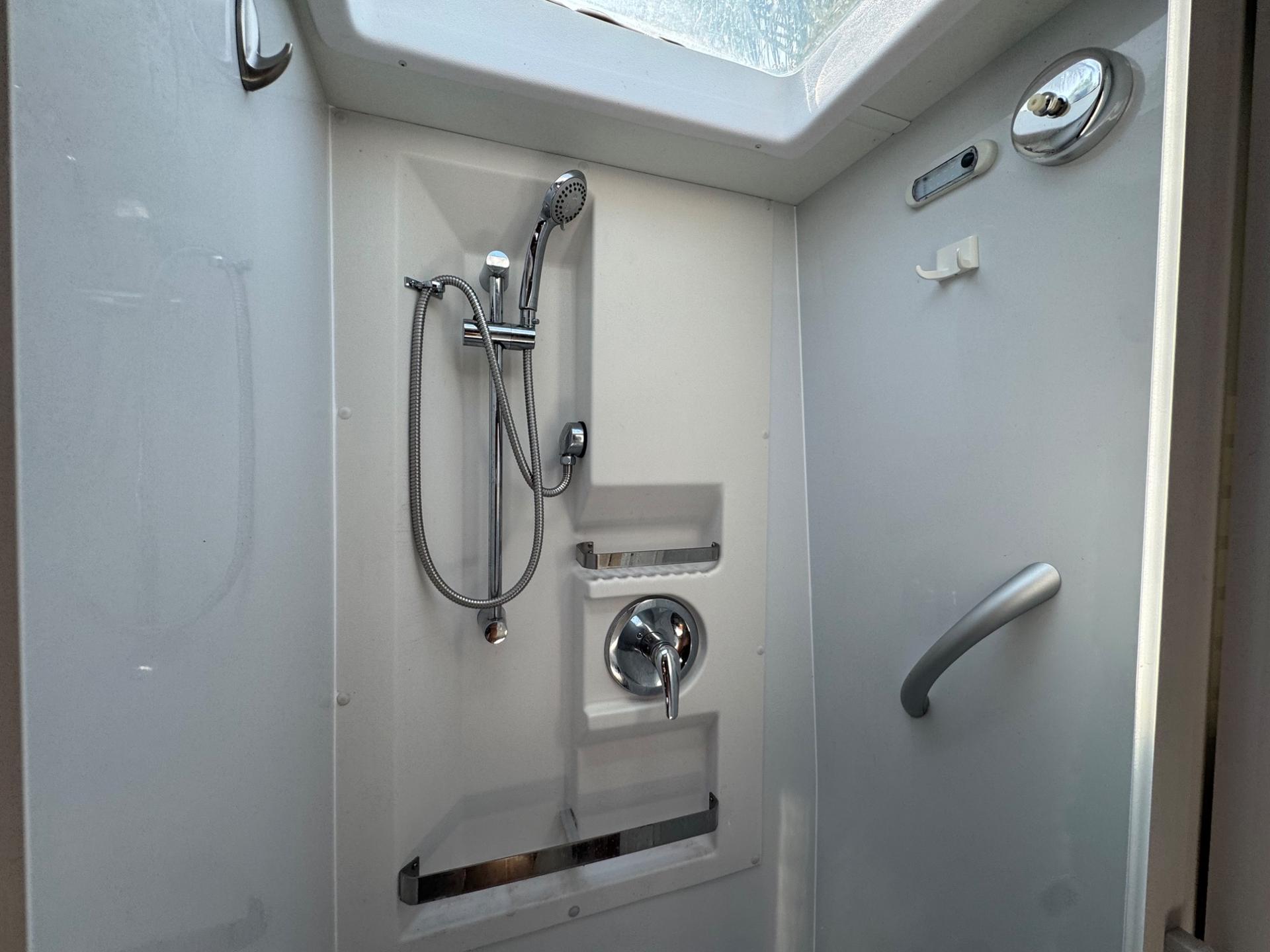 2018 Leisure Travel Vans 2018 Leisure Travel Vans Unity - thumbnail 19