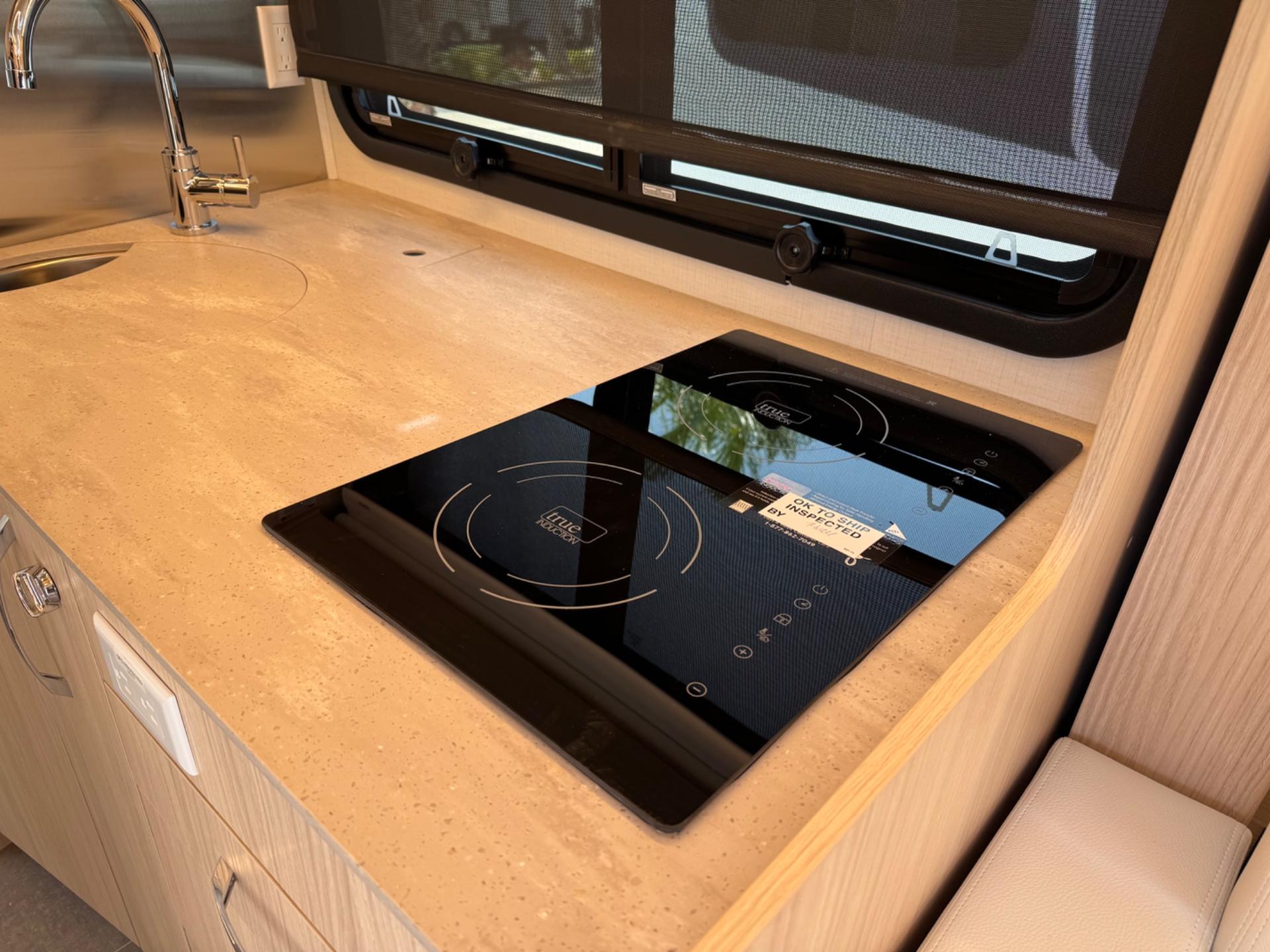 2026 Leisure Travel Vans 2026 Leisure Travel Vans Unity - thumbnail 10