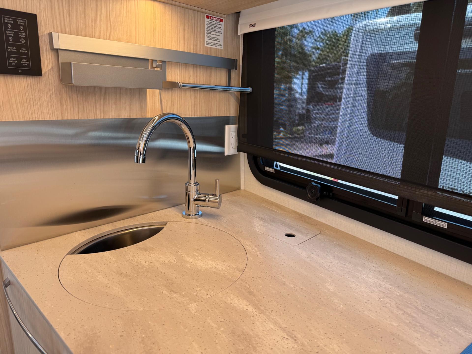 2026 Leisure Travel Vans 2026 Leisure Travel Vans Unity - thumbnail 11