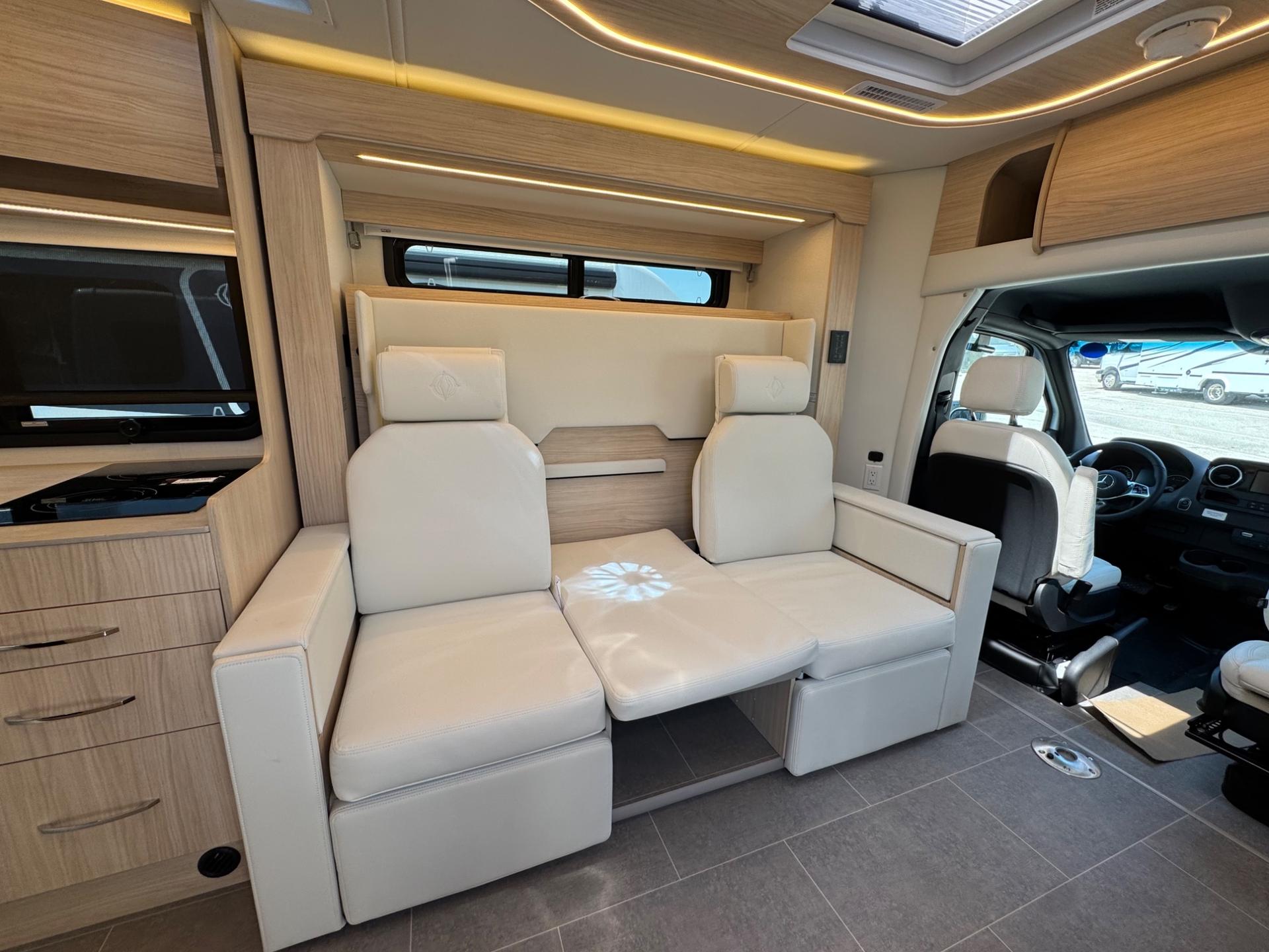 2026 Leisure Travel Vans 2026 Leisure Travel Vans Unity - thumbnail 14