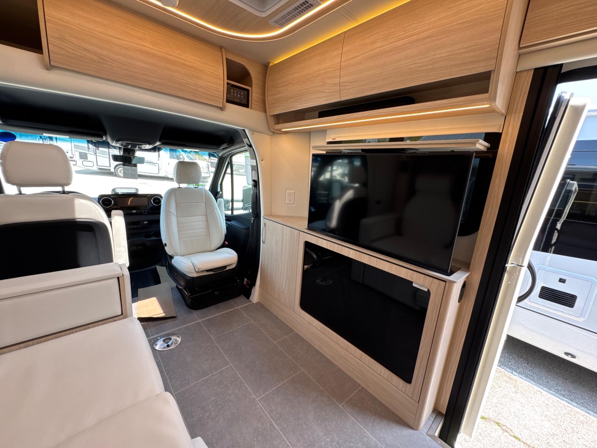 2026 Leisure Travel Vans 2026 Leisure Travel Vans Unity - thumbnail 21