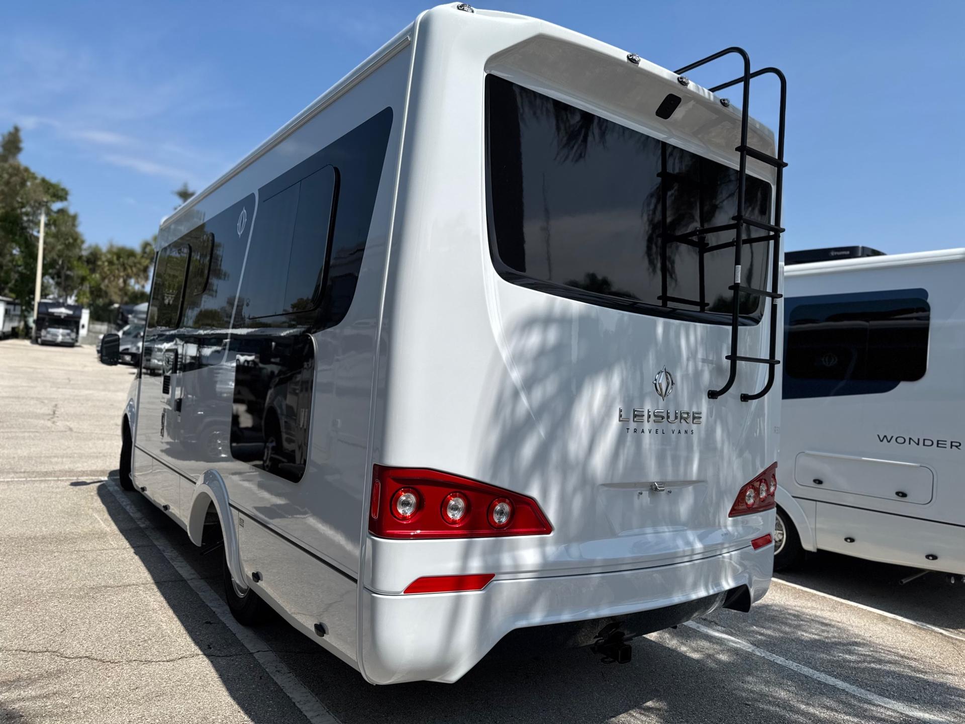 2026 Leisure Travel Vans 2026 Leisure Travel Vans Unity - thumbnail 4