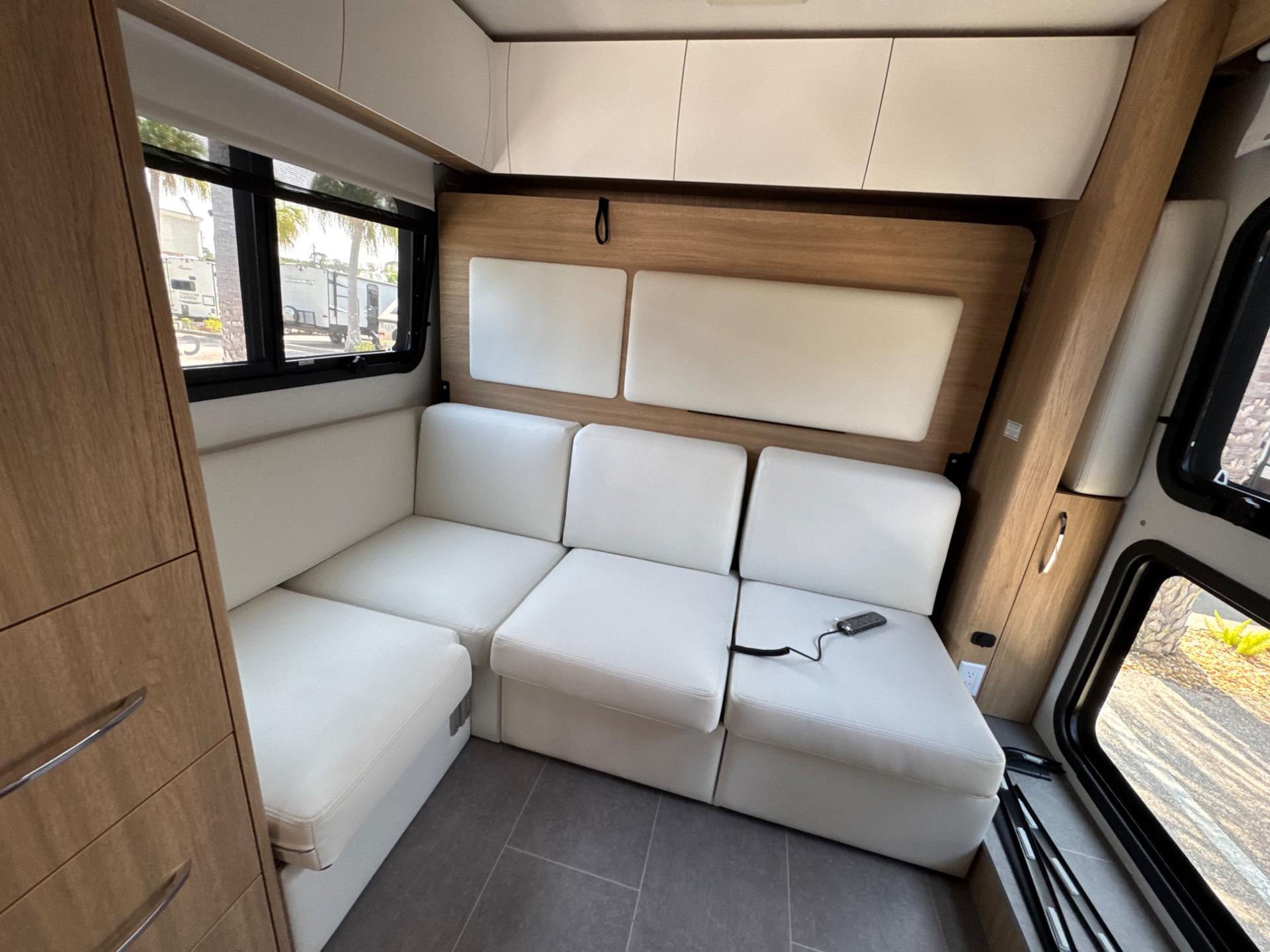 2026 Leisure Travel Vans 2026 Leisure Travel Vans Unity - thumbnail 14