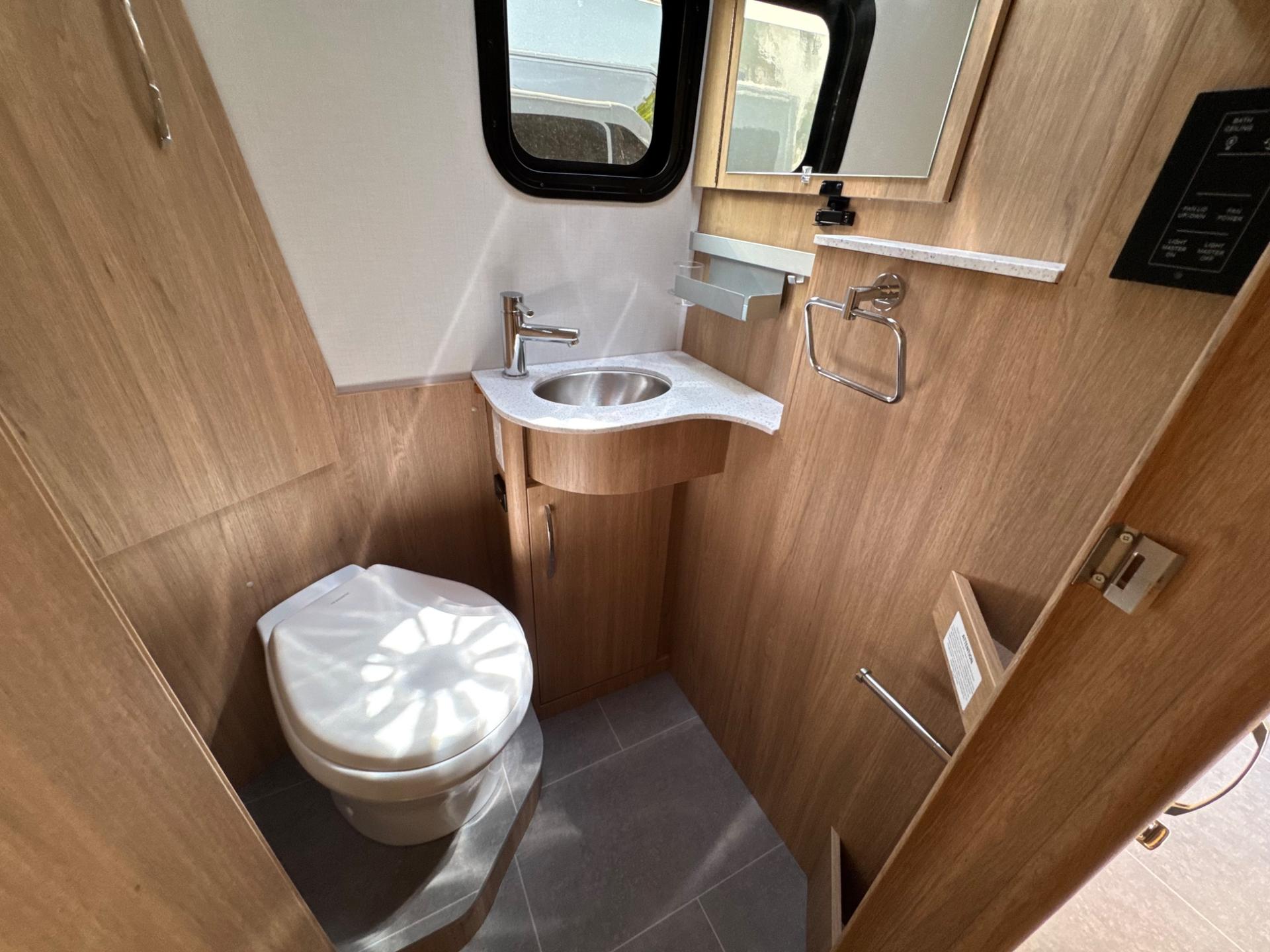 2026 Leisure Travel Vans 2026 Leisure Travel Vans Unity - thumbnail 18