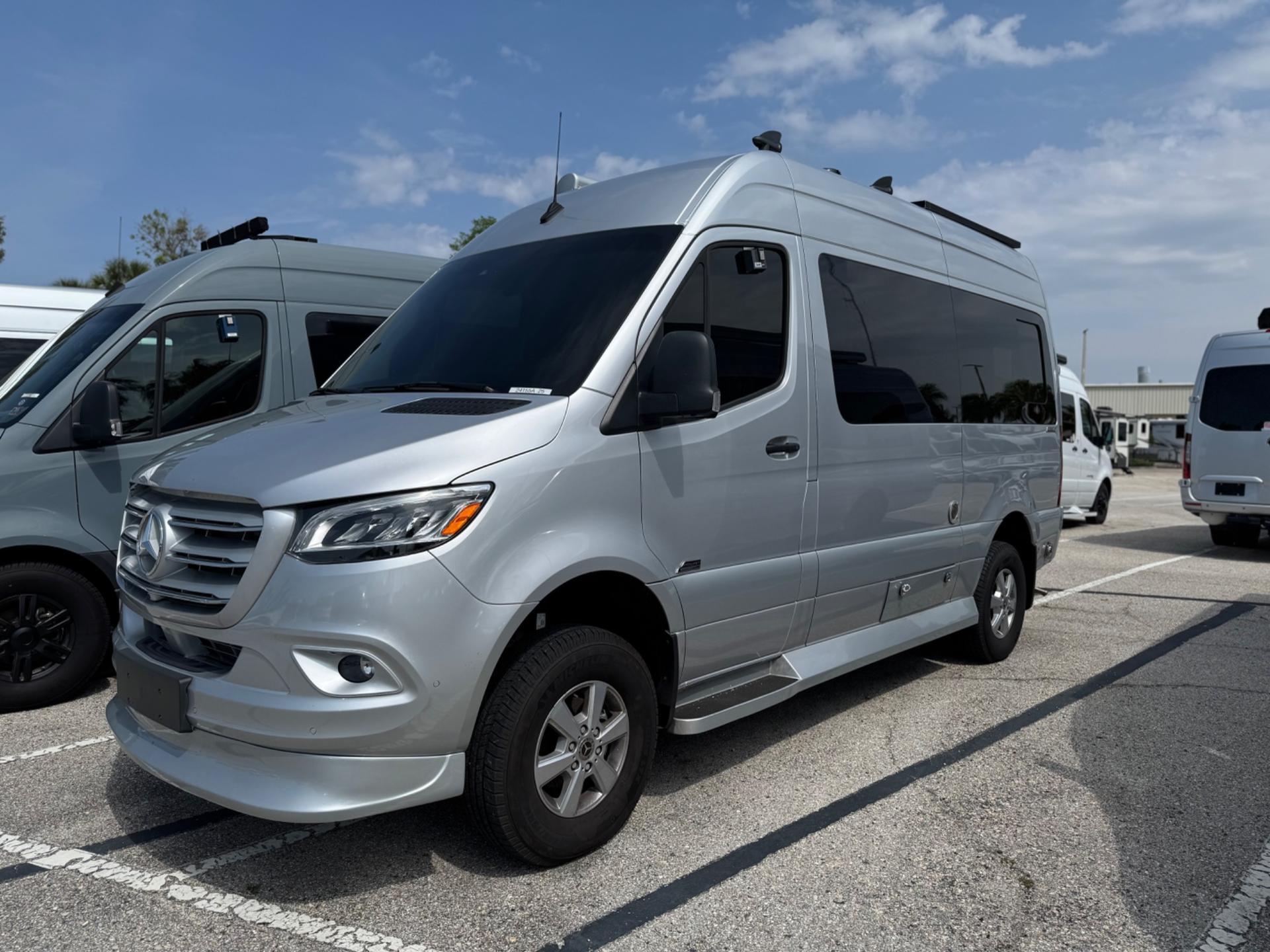 2025 Midwest Automotive Designs 2025 Midwest Automotive Designs Patriot - thumbnail 3