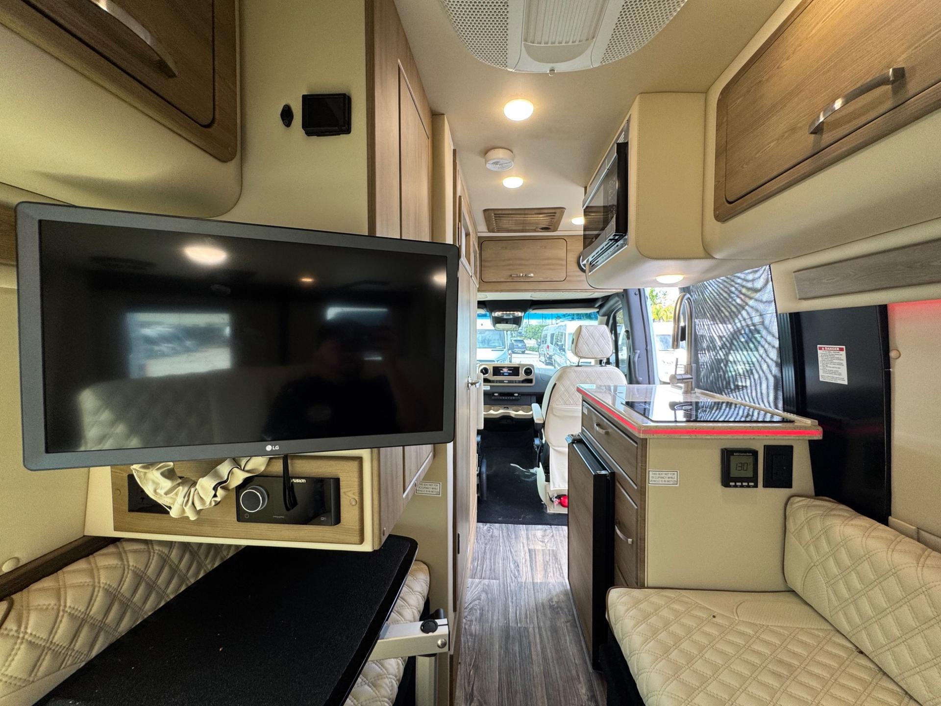 2025 Midwest Automotive Designs 2025 Midwest Automotive Designs Patriot - thumbnail 8