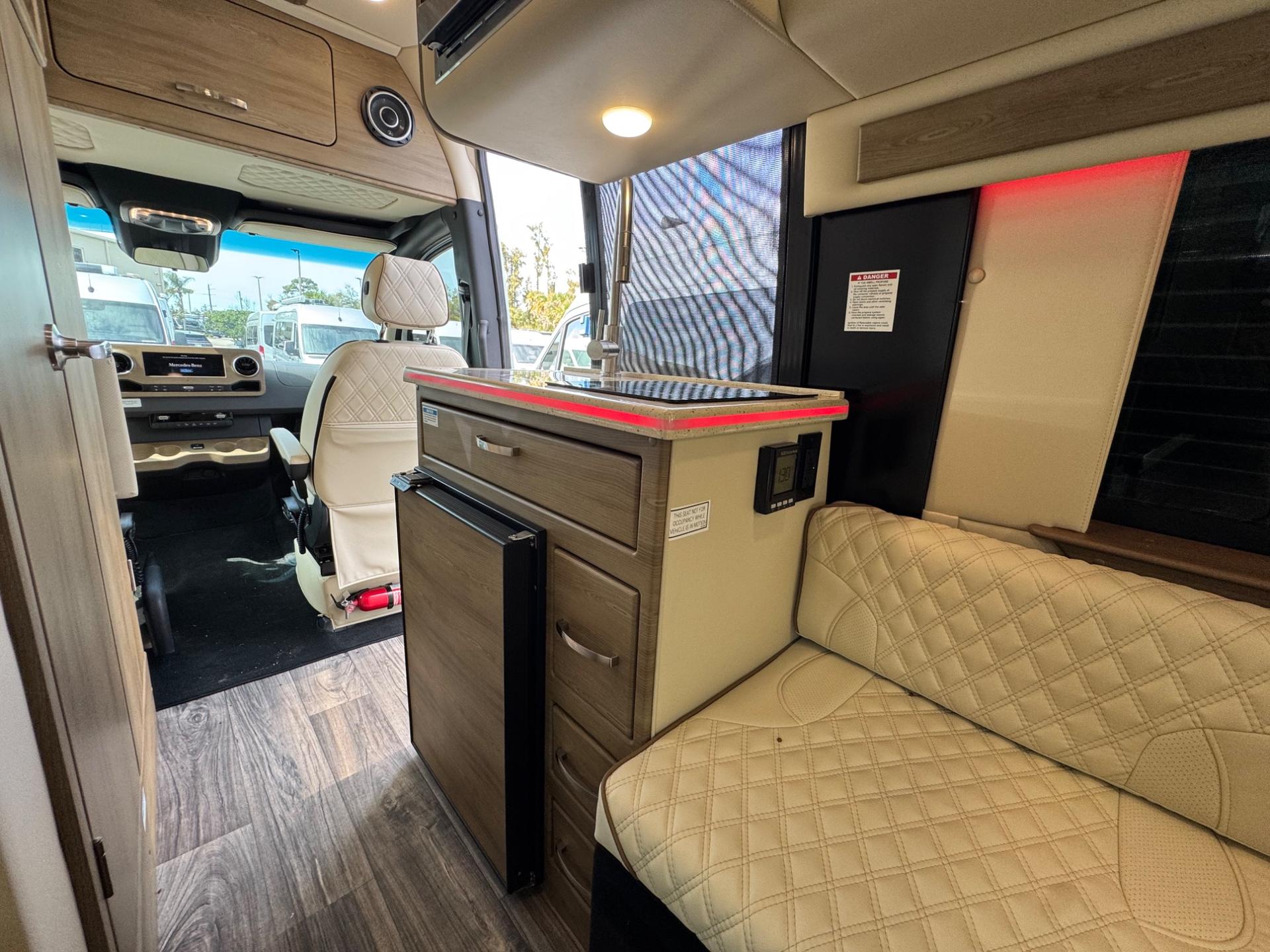 2025 Midwest Automotive Designs 2025 Midwest Automotive Designs Patriot - thumbnail 9