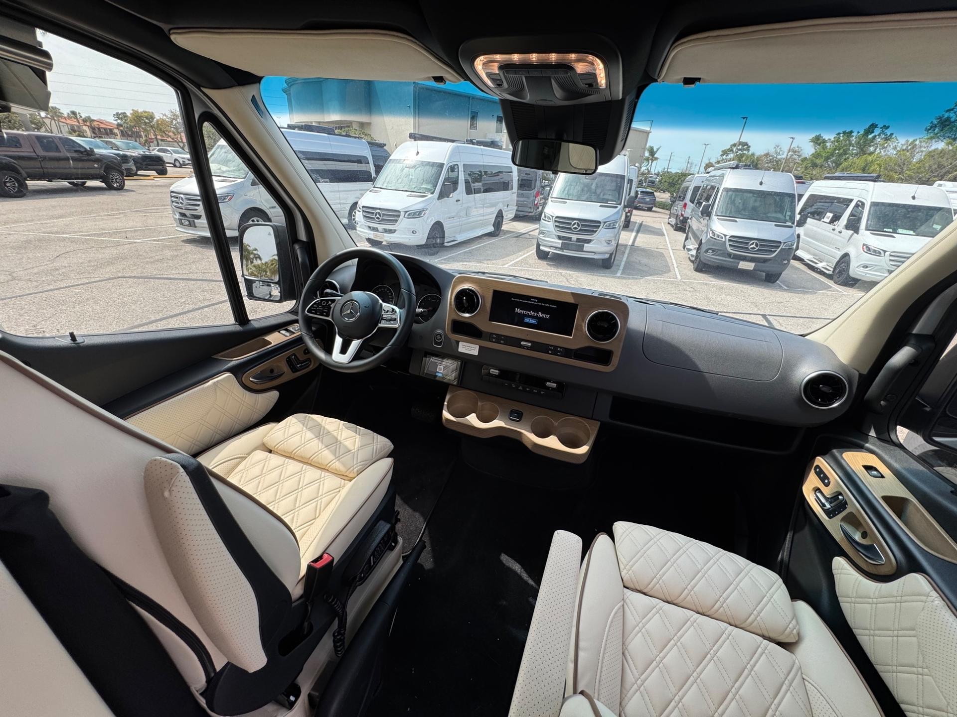 2025 Midwest Automotive Designs 2025 Midwest Automotive Designs Patriot - thumbnail 15