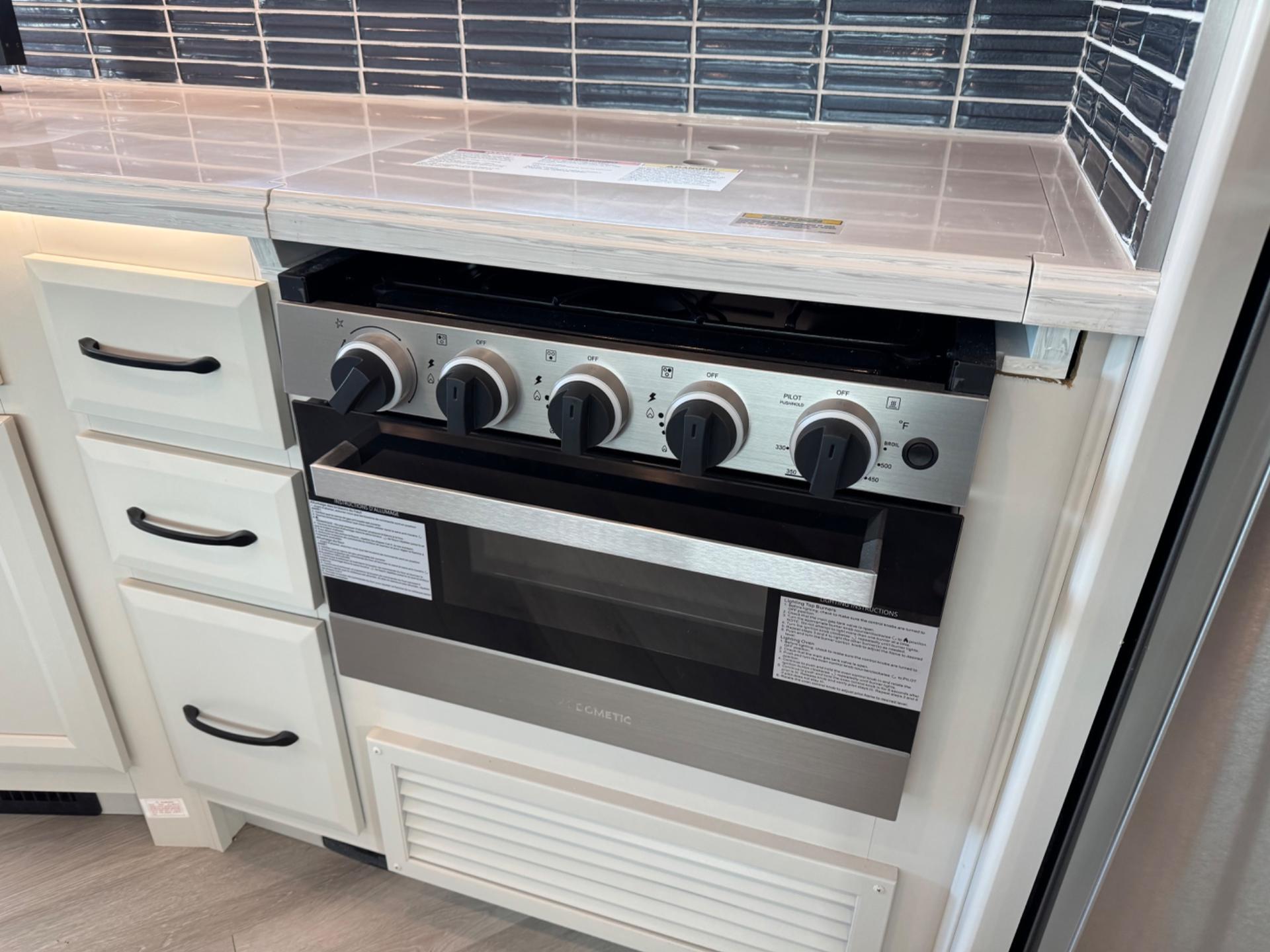 2024 Fleetwood RV 2024 Fleetwood RV Bounder - thumbnail 10