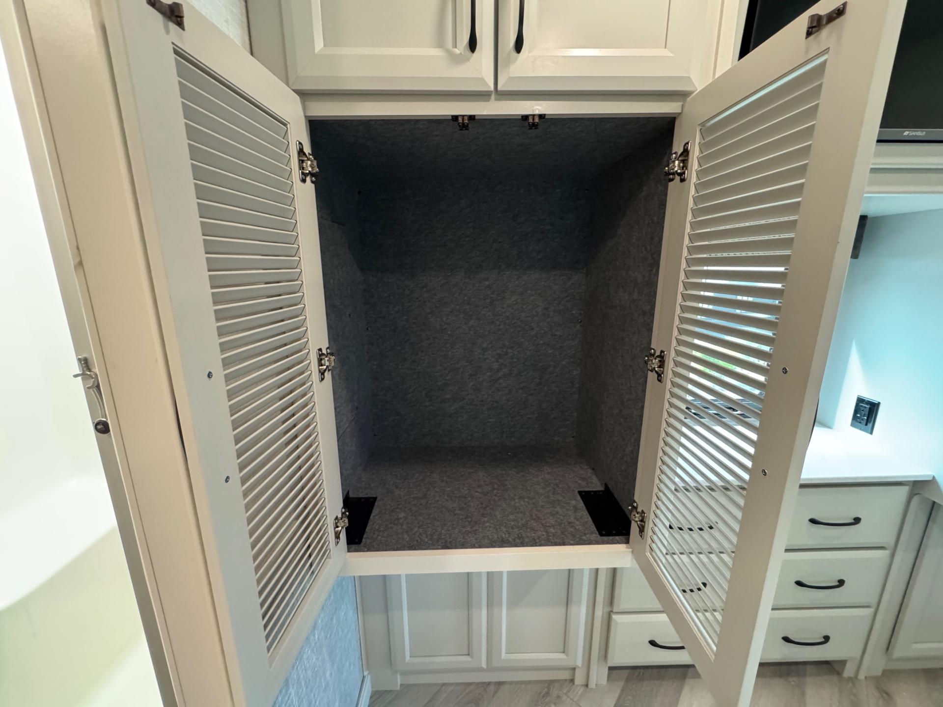 2024 Fleetwood RV 2024 Fleetwood RV Bounder - thumbnail 20