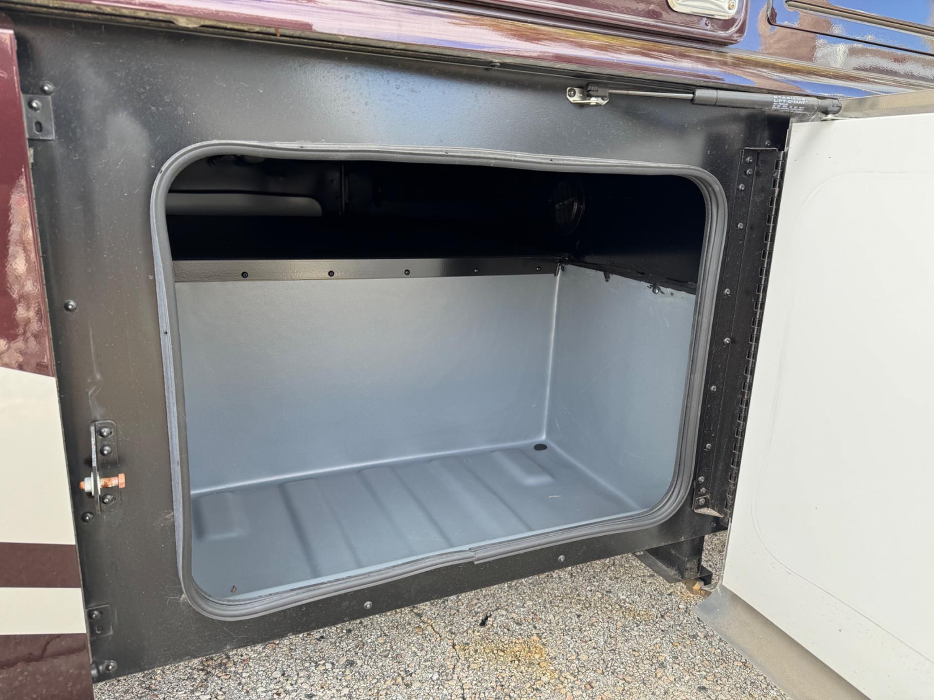 2024 Fleetwood RV 2024 Fleetwood RV Bounder - thumbnail 34