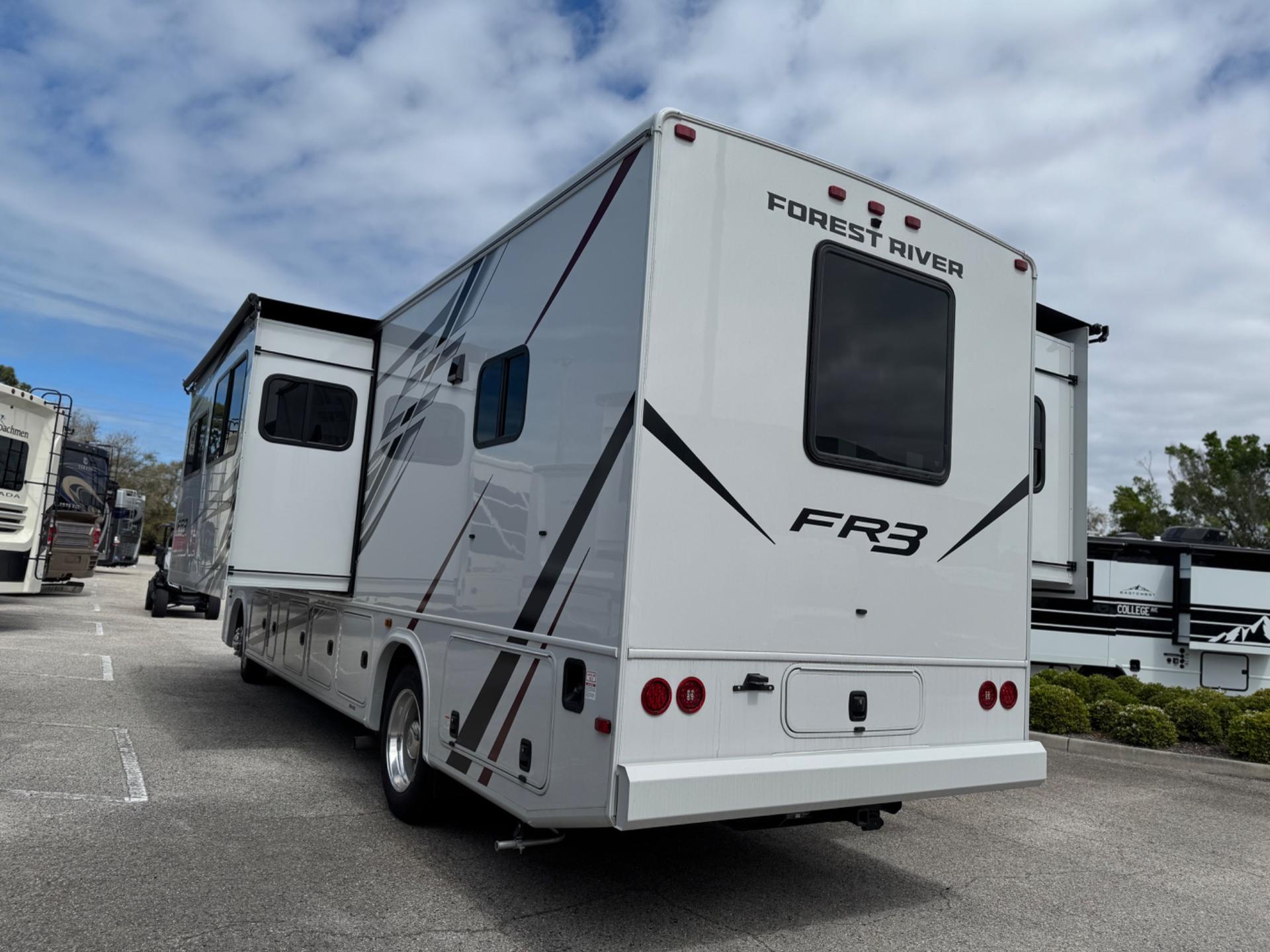 2026 Forest River 2026 Forest River FR3 - thumbnail 4