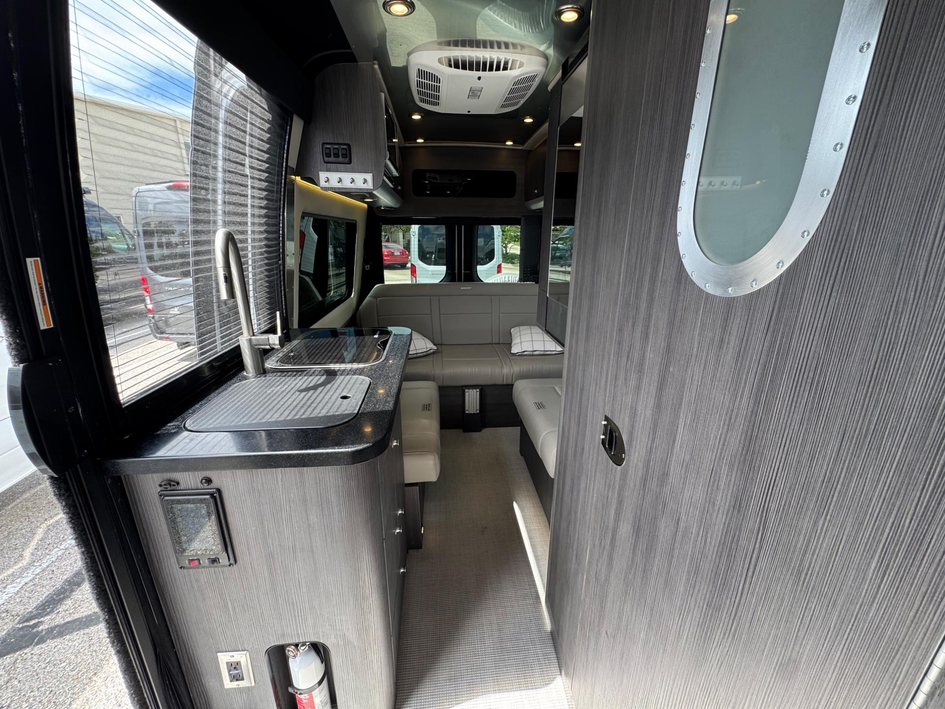 2023 Airstream 2023 Airstream Interstate - thumbnail 8