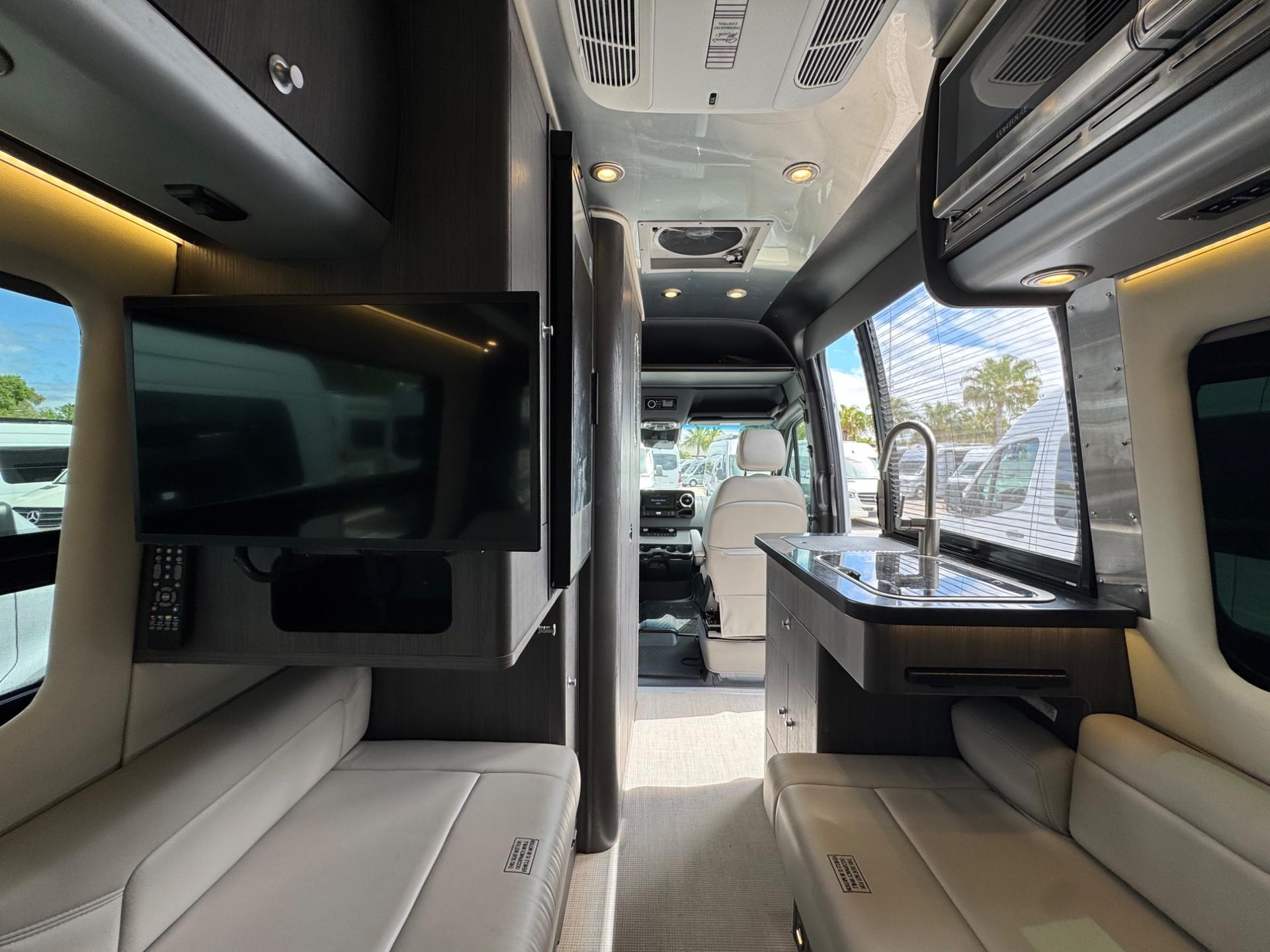 2023 Airstream 2023 Airstream Interstate - thumbnail 9