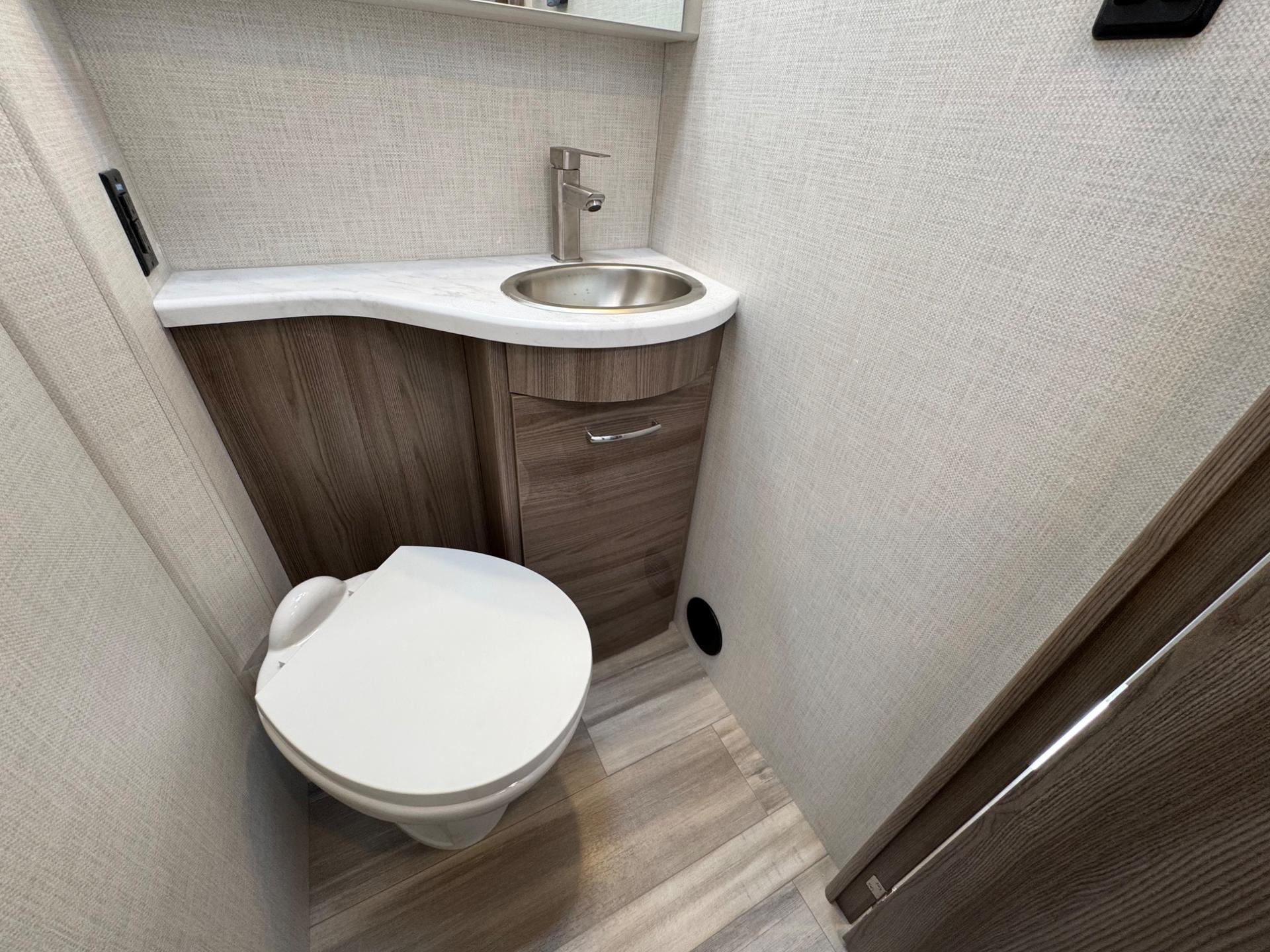 2026 Thor Motor Coach 2026 Thor Motor Coach Tiburon - thumbnail 24