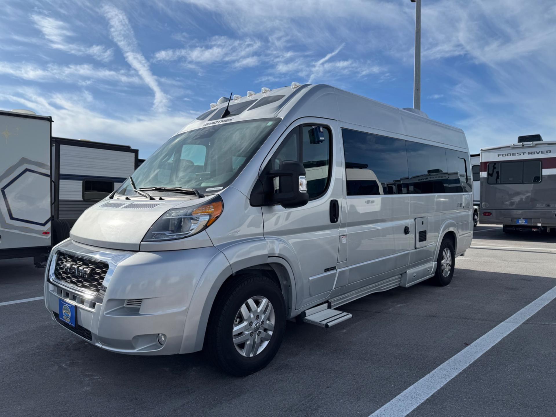 2023 Roadtrek 2023 Roadtrek Chase - thumbnail 2