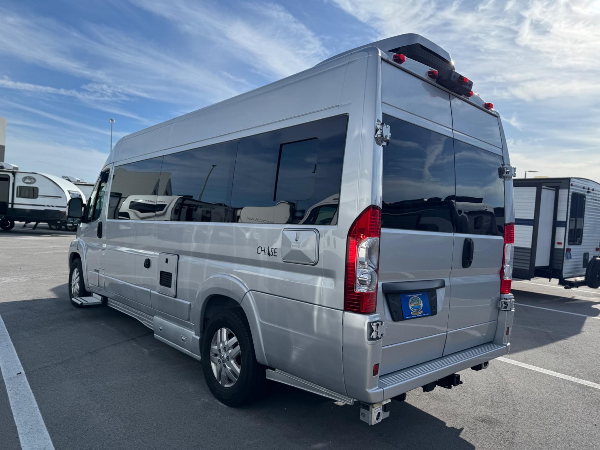 2023 Roadtrek 2023 Roadtrek Chase - thumbnail 3