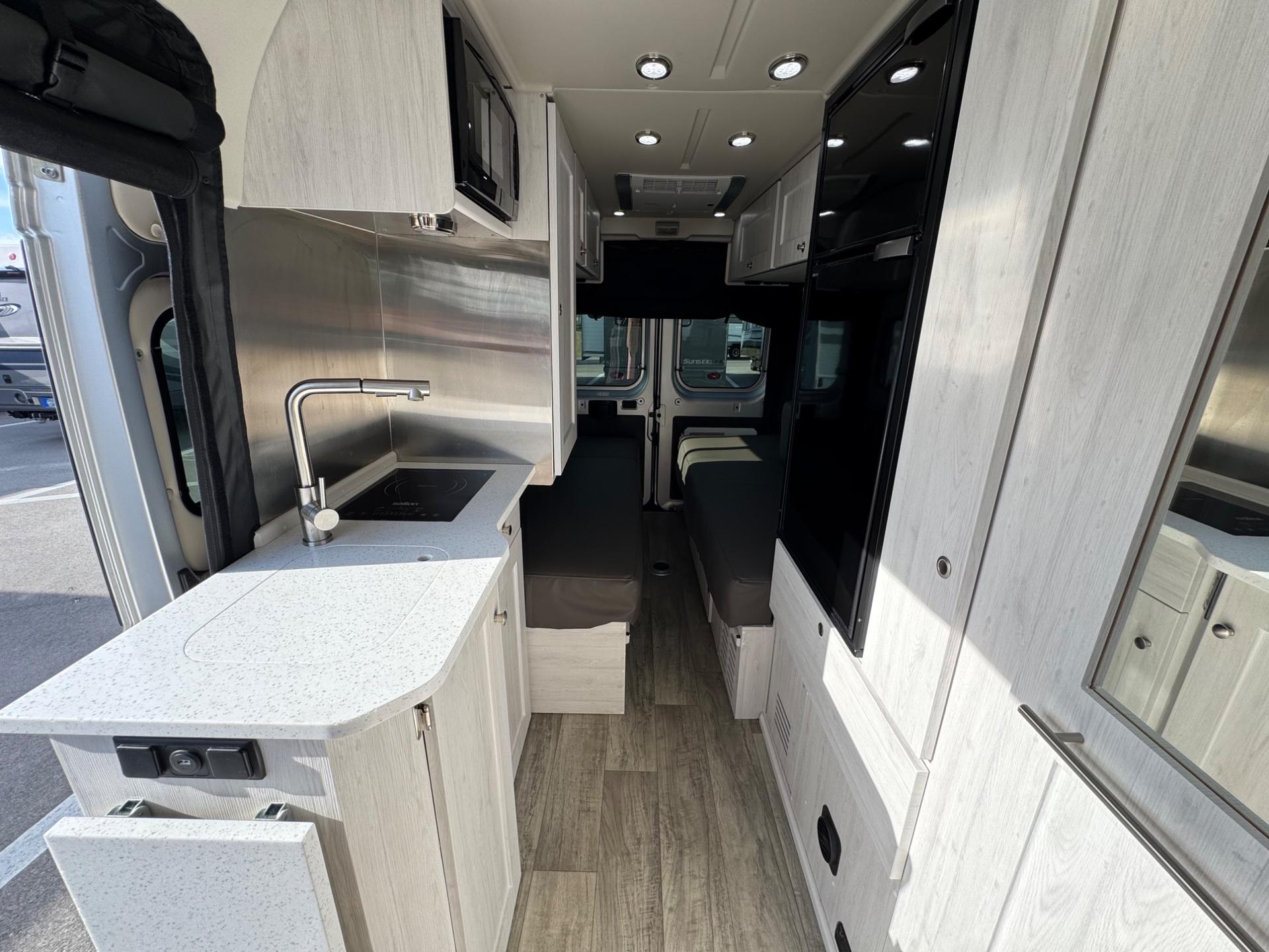 2023 Roadtrek 2023 Roadtrek Chase - thumbnail 6