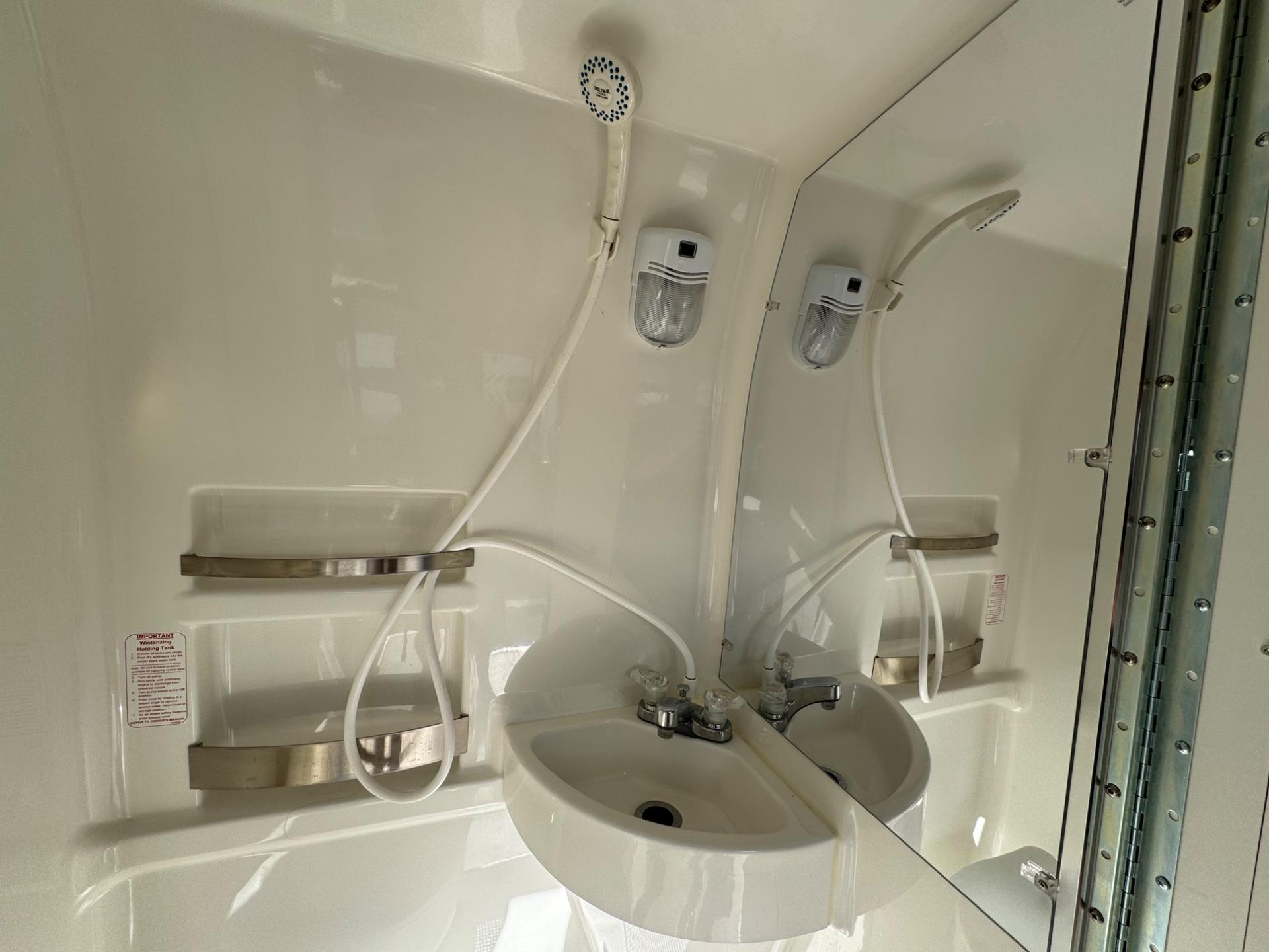 2023 Roadtrek 2023 Roadtrek Chase - thumbnail 18