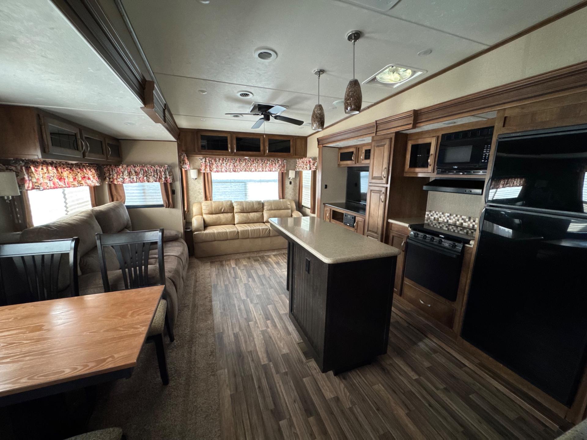 2016 Coachmen 2016 Coachmen Chaparral - thumbnail 4