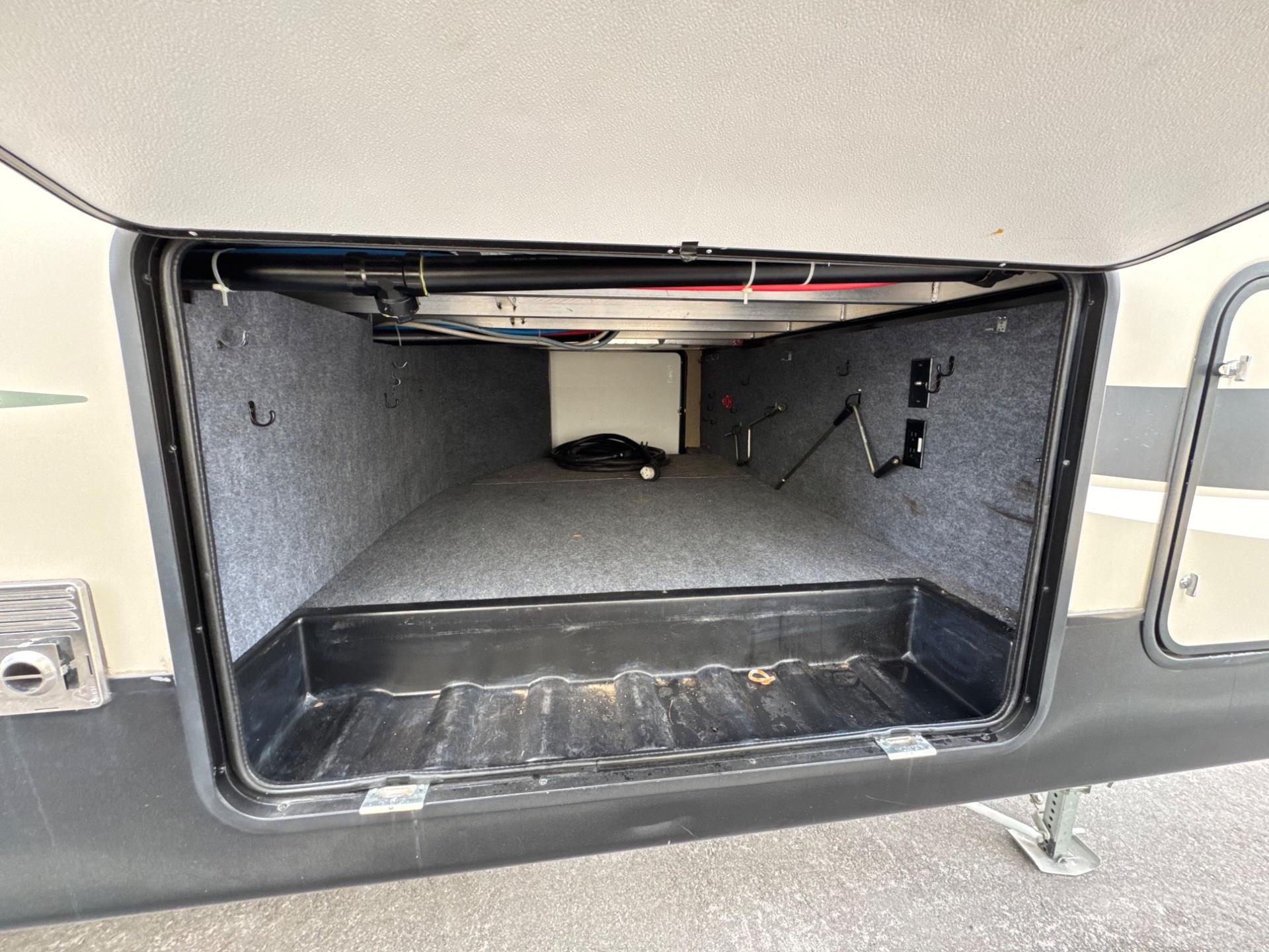 2016 Coachmen 2016 Coachmen Chaparral - thumbnail 24