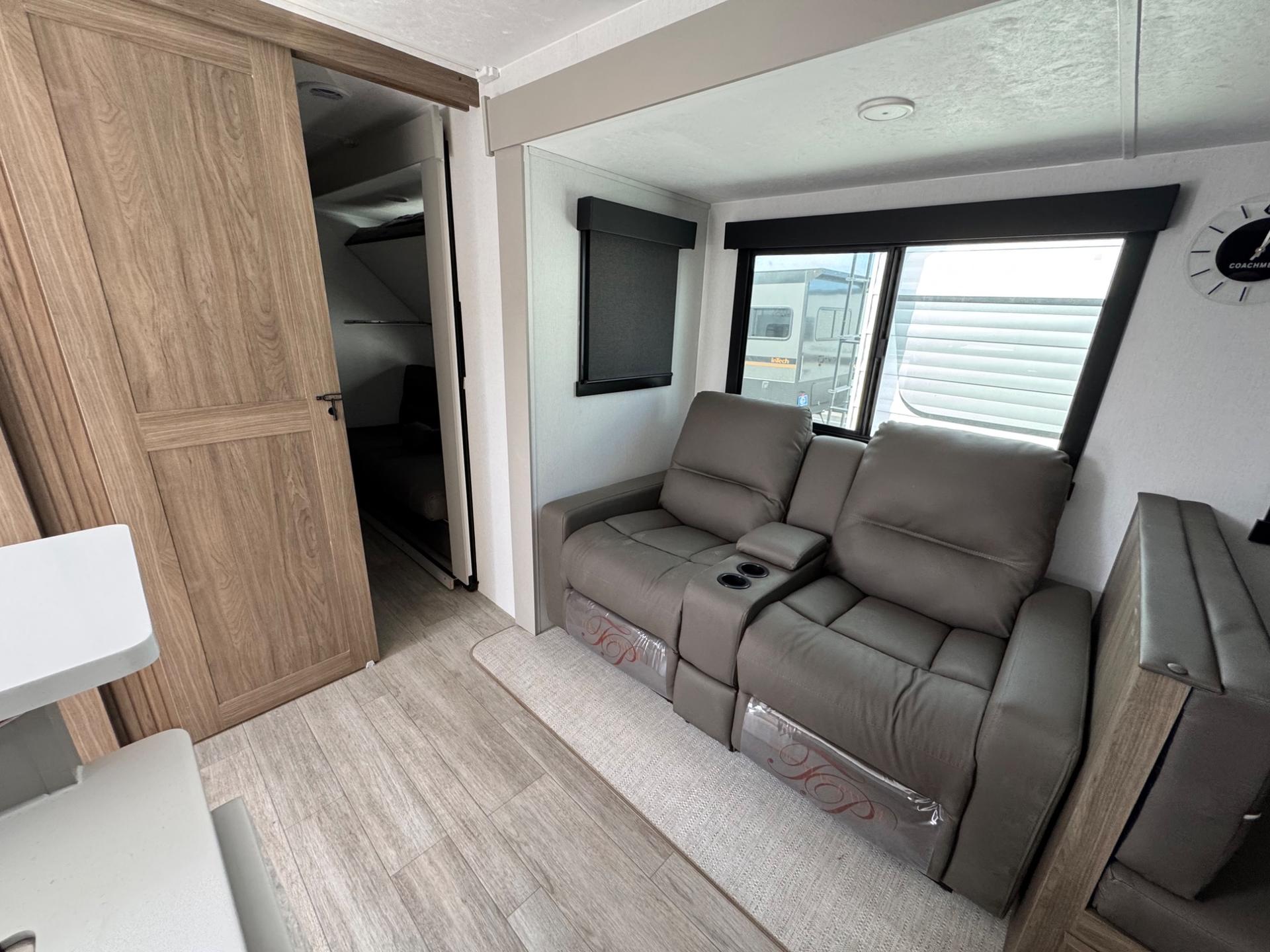 2026 Coachmen 2026 Coachmen Freedom Express Liberty Edition - thumbnail 12