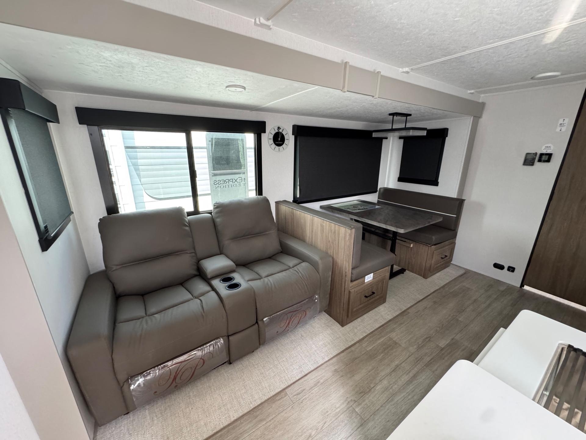 2026 Coachmen 2026 Coachmen Freedom Express Liberty Edition - thumbnail 19