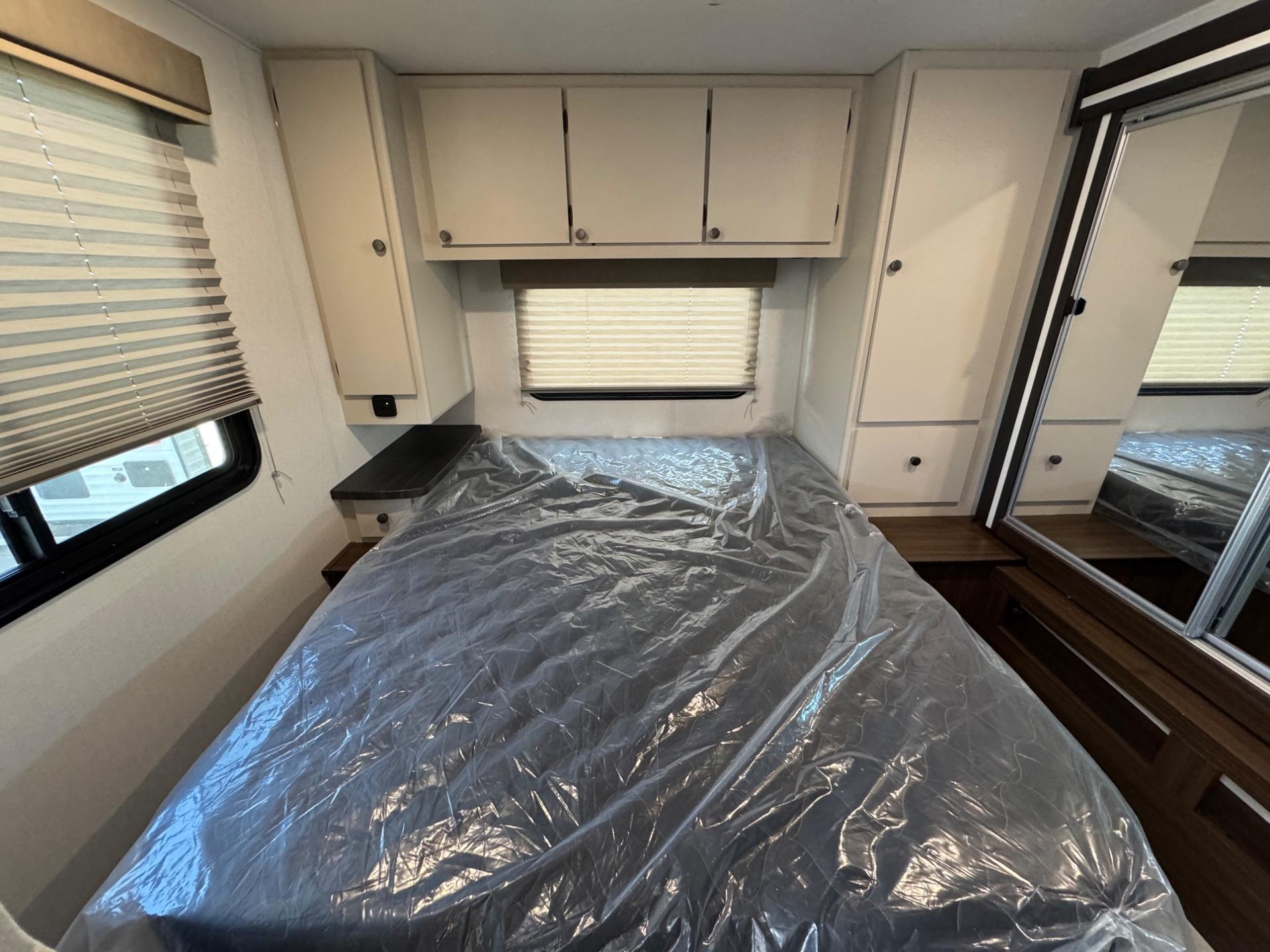 2026 Coachmen RV 2026 Coachmen RV Leprechaun - thumbnail 15