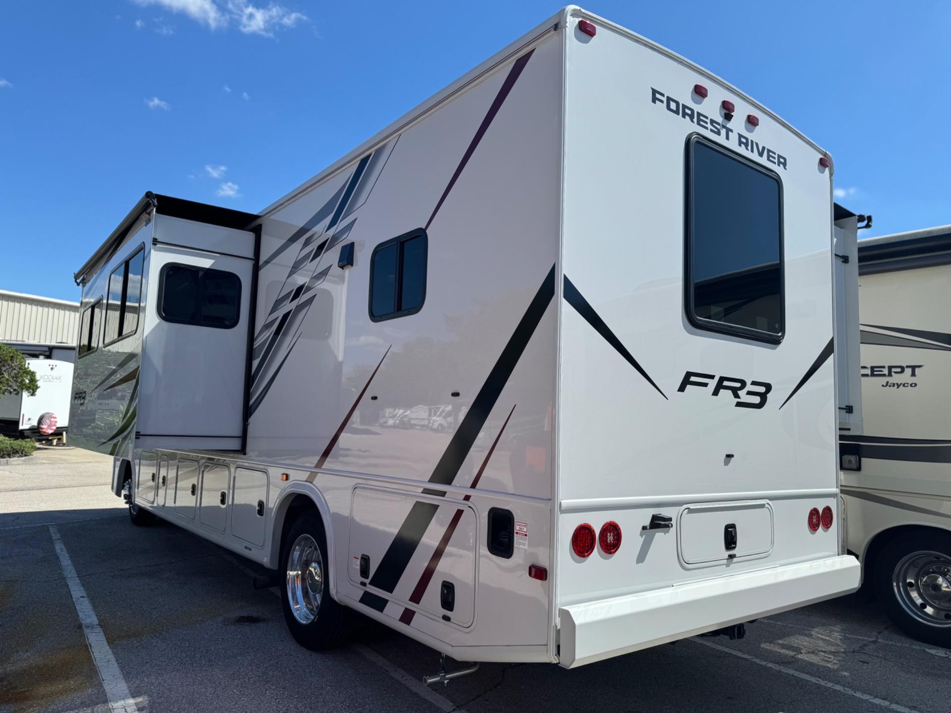 2026 Forest River 2026 Forest River FR3 - thumbnail 4