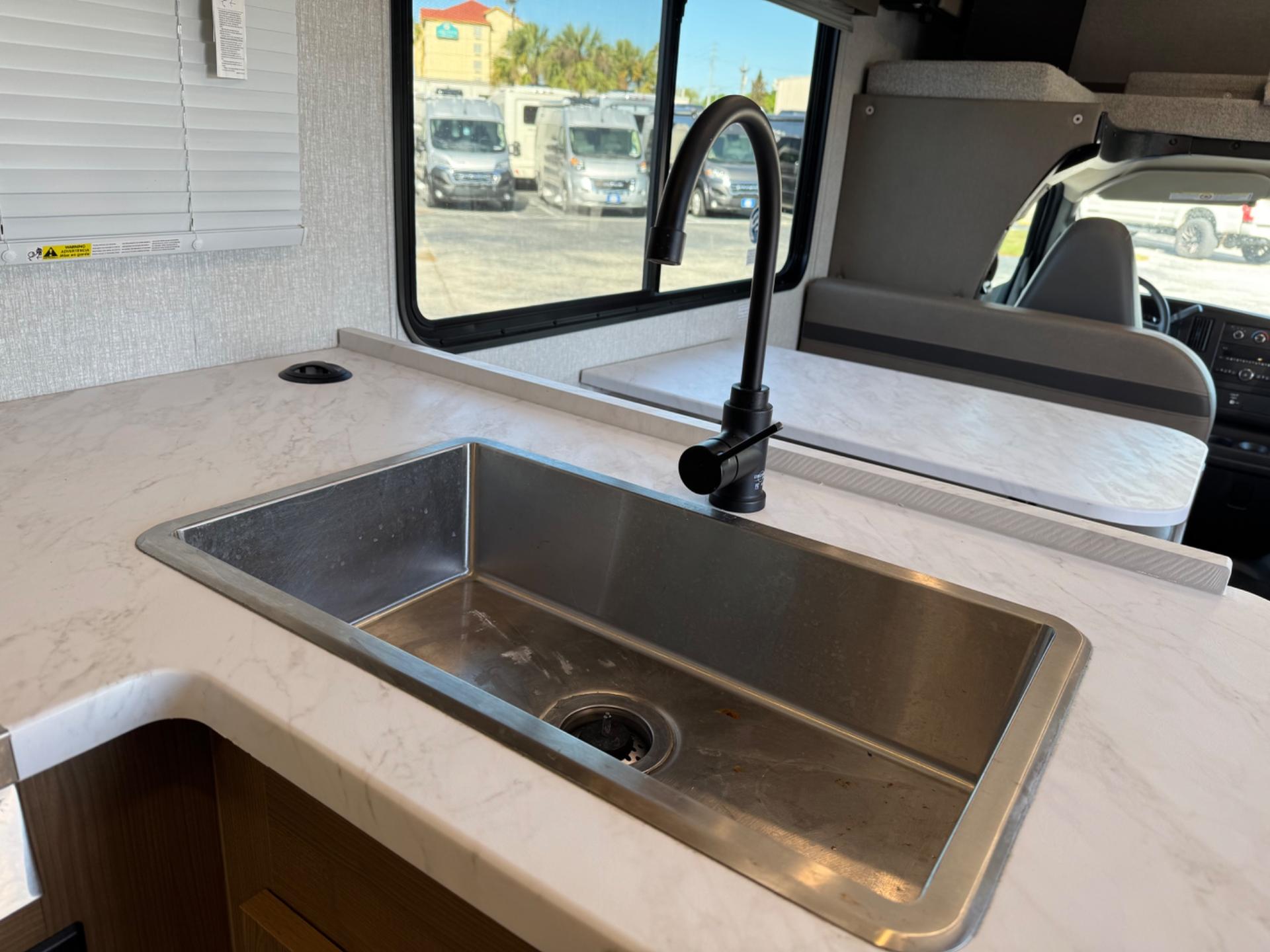 2024 Coachmen 2024 Coachmen Leprechaun - thumbnail 10