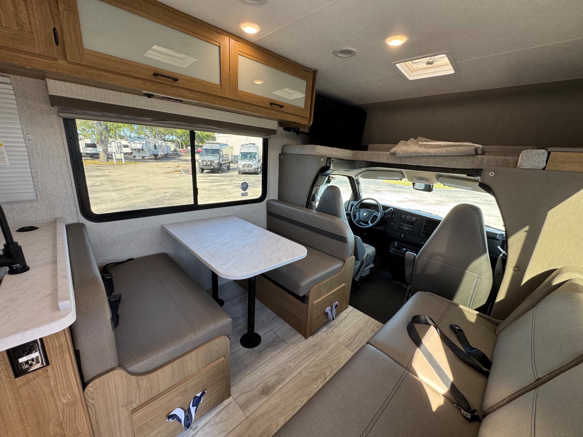 2024 Coachmen 2024 Coachmen Leprechaun - thumbnail 12