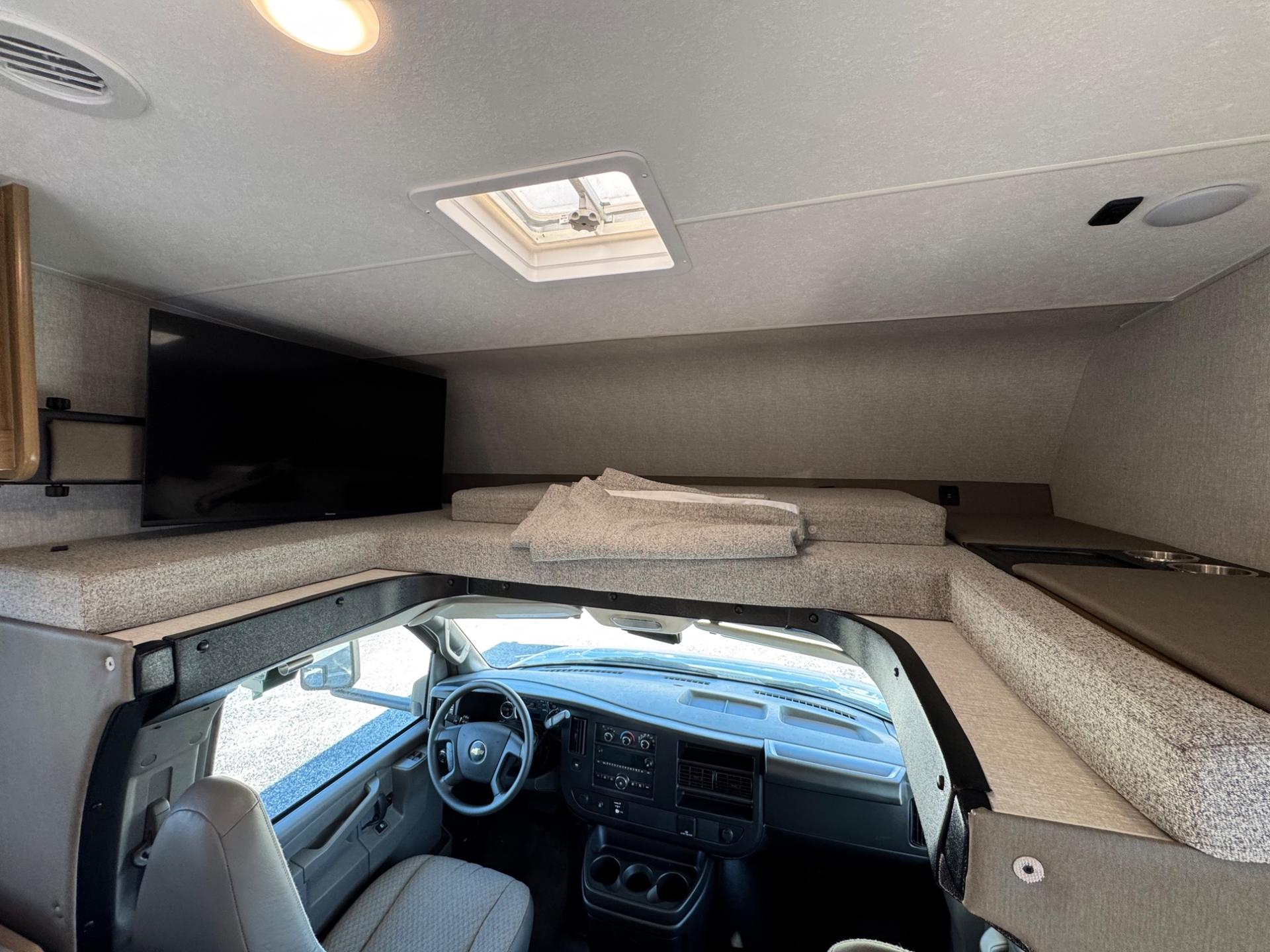 2024 Coachmen 2024 Coachmen Leprechaun - thumbnail 15