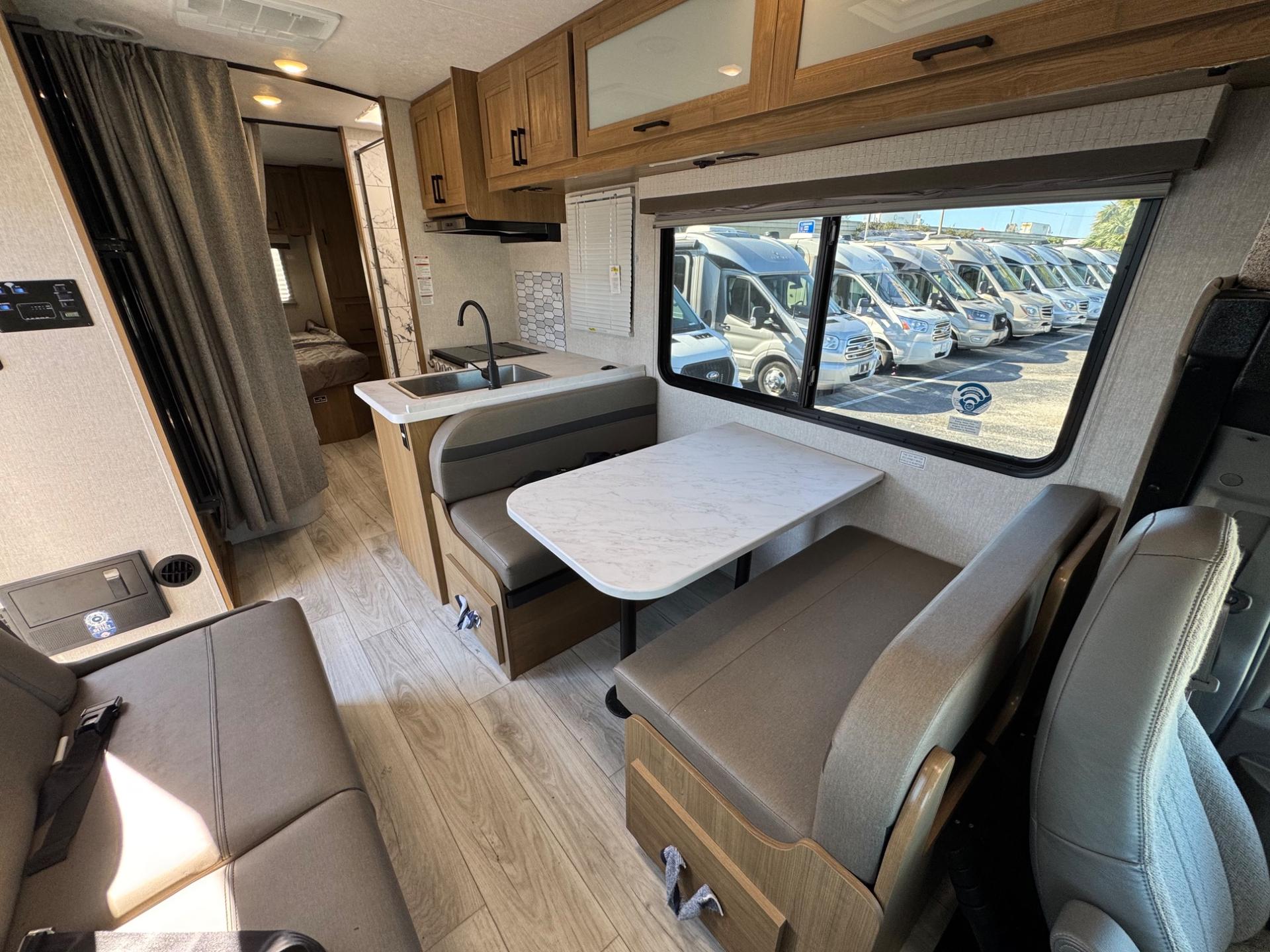 2024 Coachmen 2024 Coachmen Leprechaun - thumbnail 16