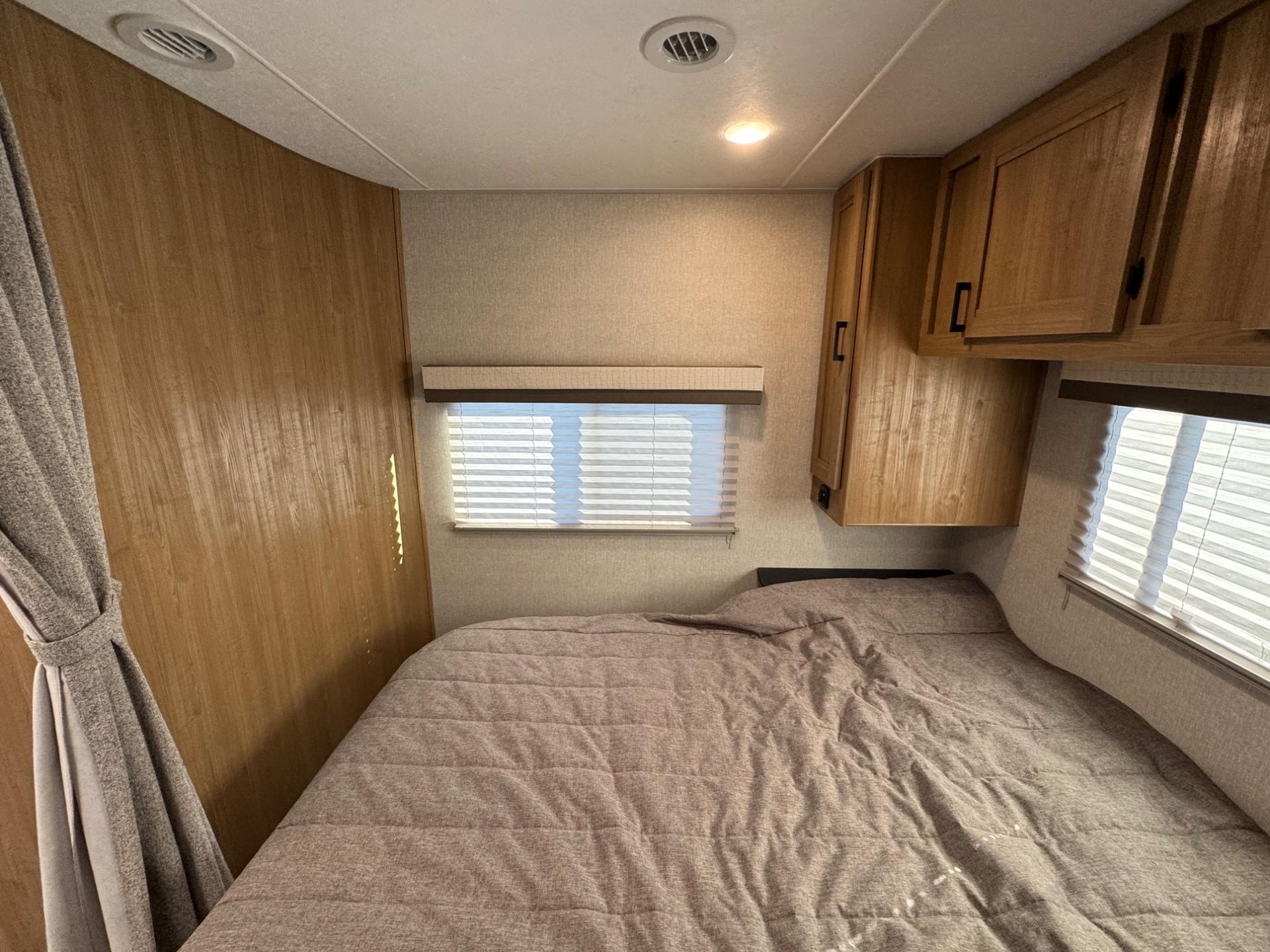 2024 Coachmen 2024 Coachmen Leprechaun - thumbnail 19