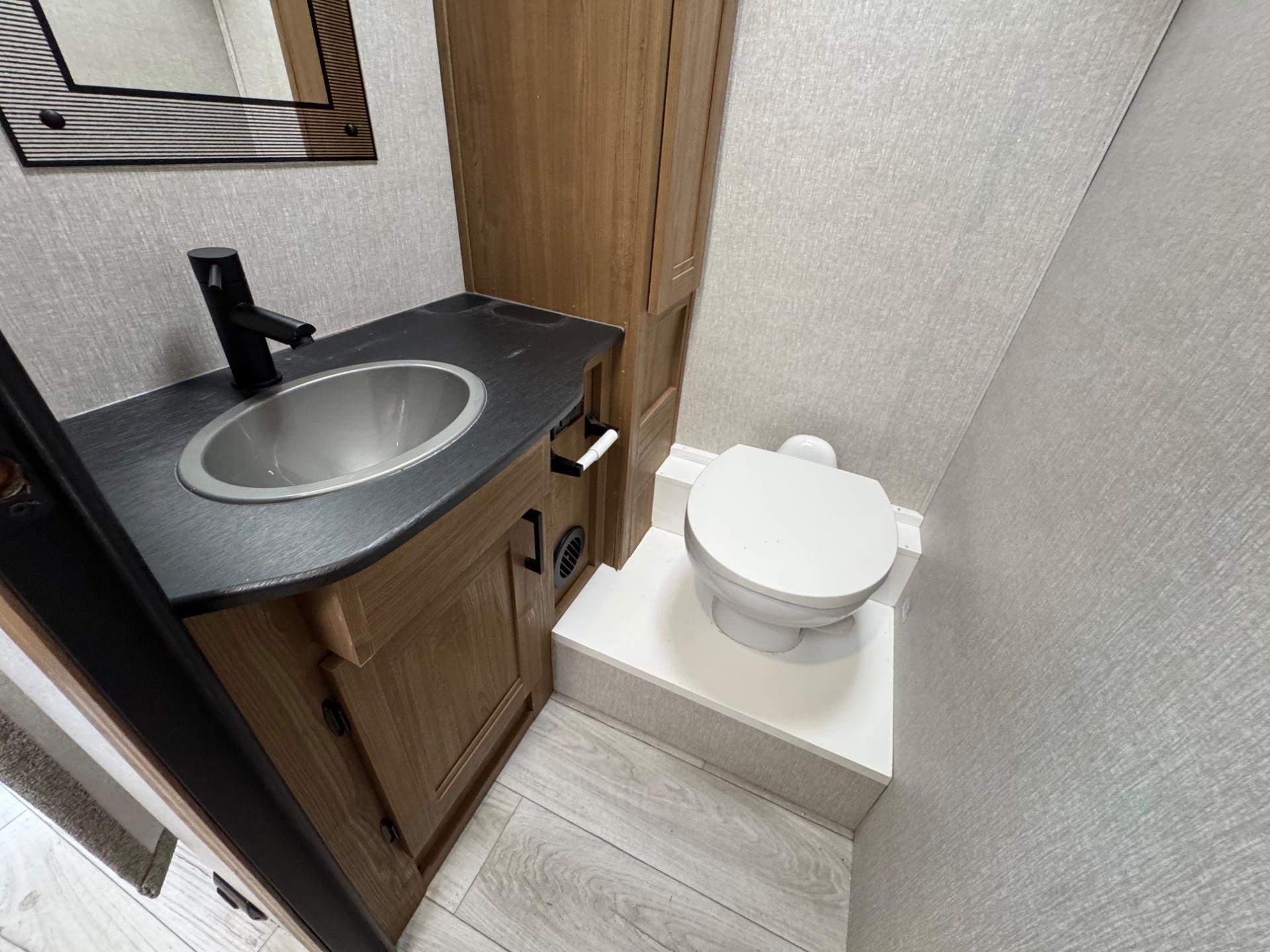 2024 Coachmen 2024 Coachmen Leprechaun - thumbnail 20