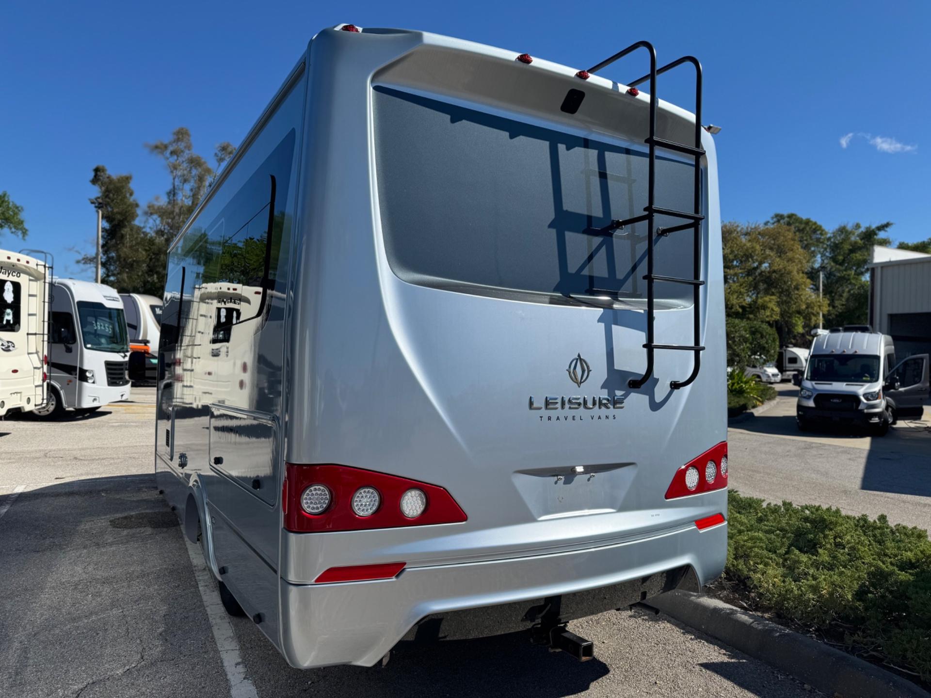 2024 Leisure Travel Vans 2024 Leisure Travel Vans Unity - thumbnail 4