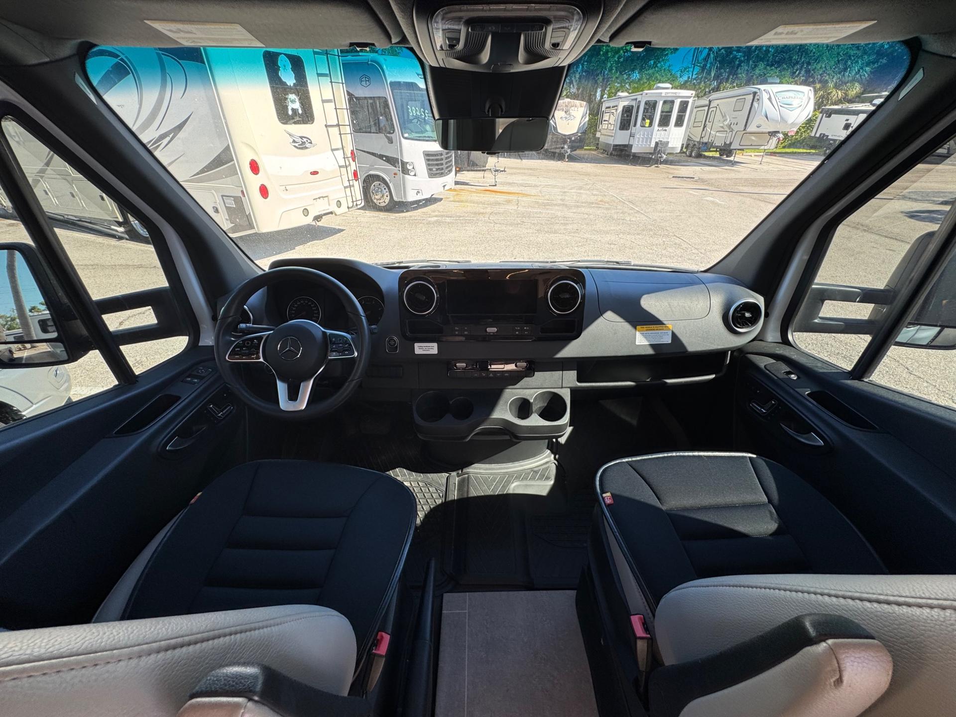 2024 Leisure Travel Vans 2024 Leisure Travel Vans Unity - thumbnail 14