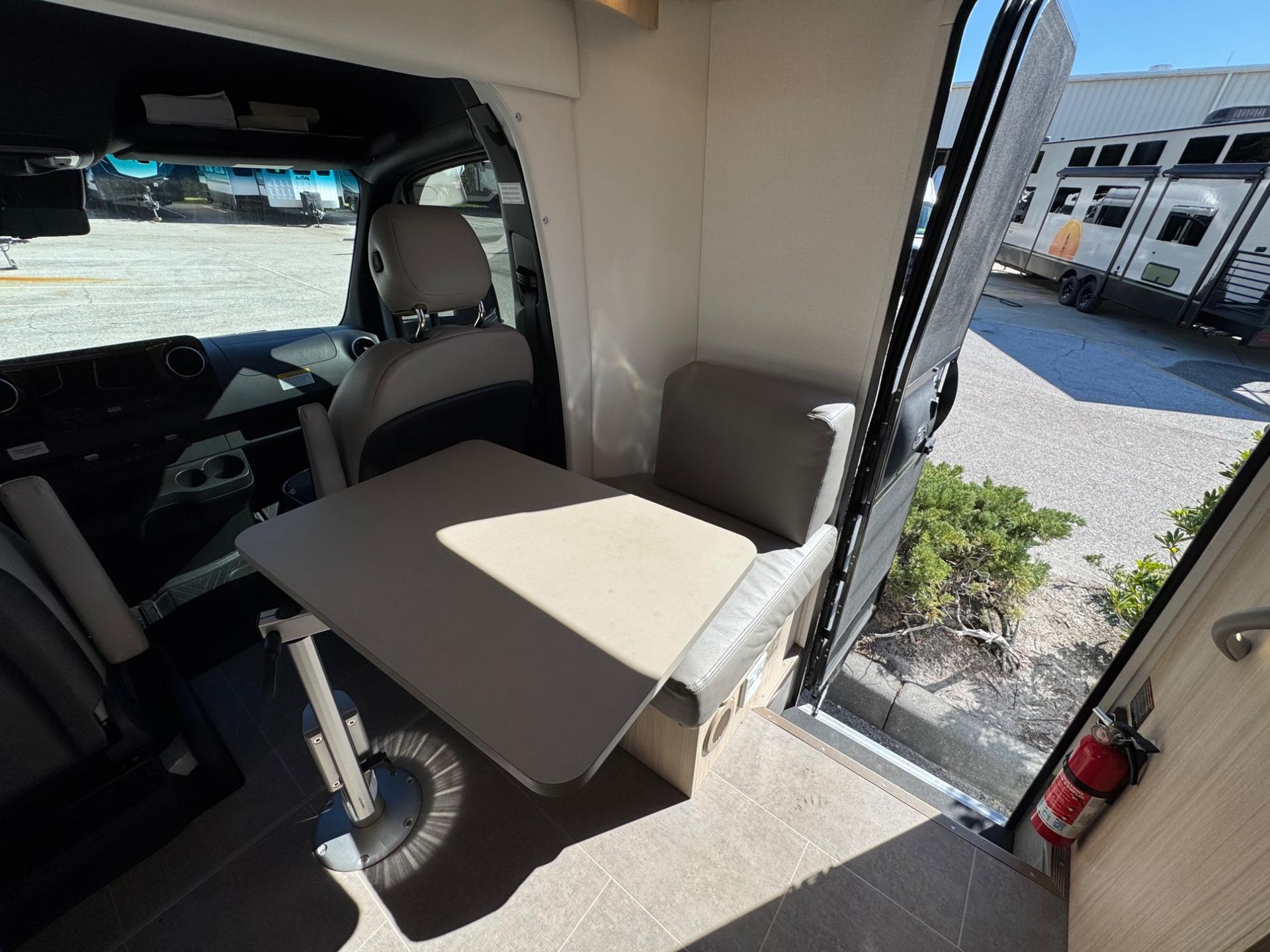 2024 Leisure Travel Vans 2024 Leisure Travel Vans Unity - thumbnail 15