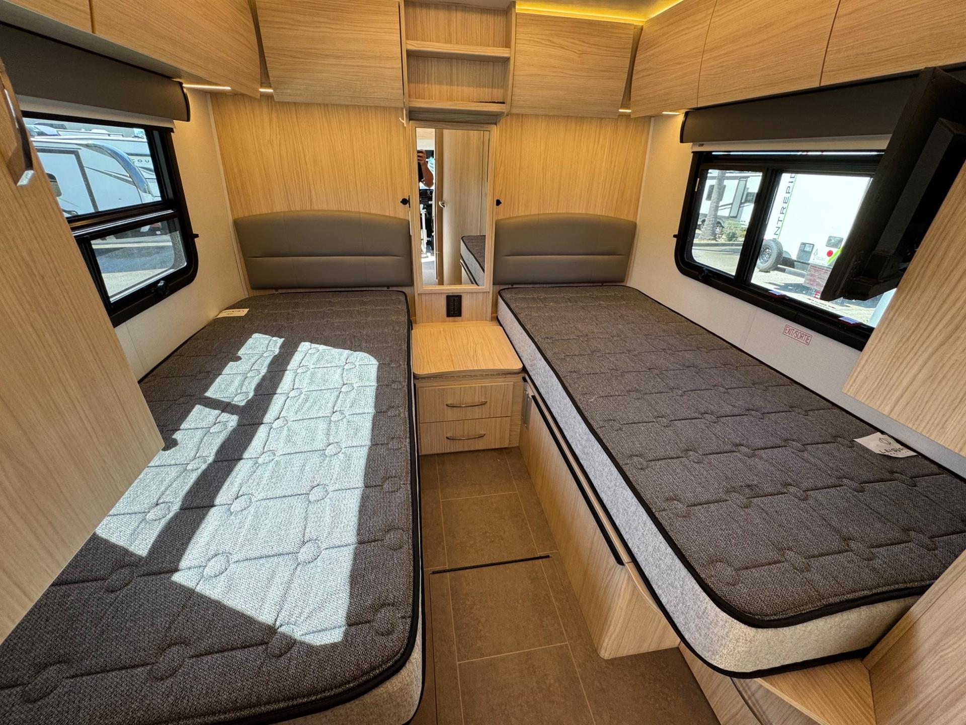2024 Leisure Travel Vans 2024 Leisure Travel Vans Unity - thumbnail 17