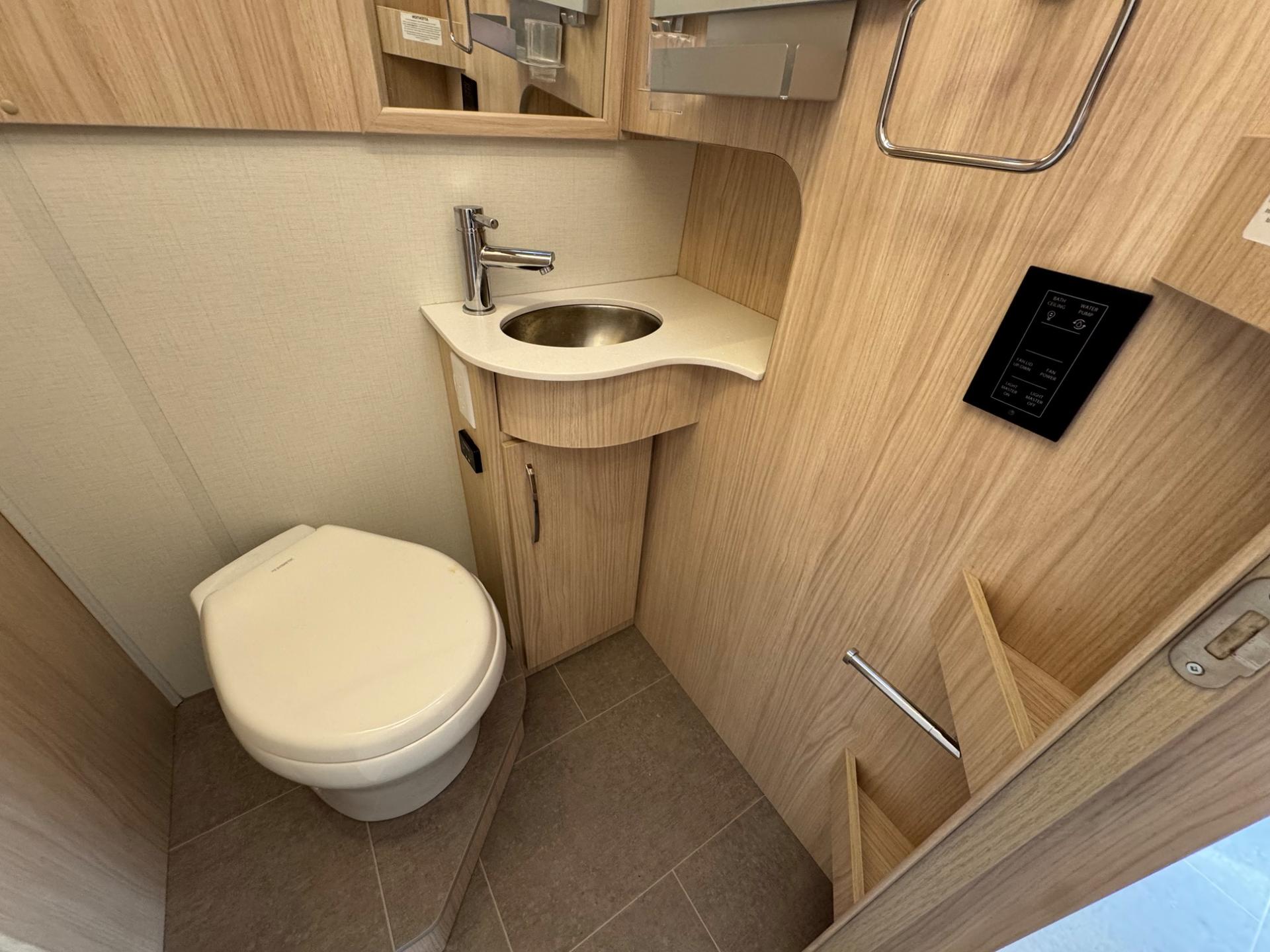 2024 Leisure Travel Vans 2024 Leisure Travel Vans Unity - thumbnail 21