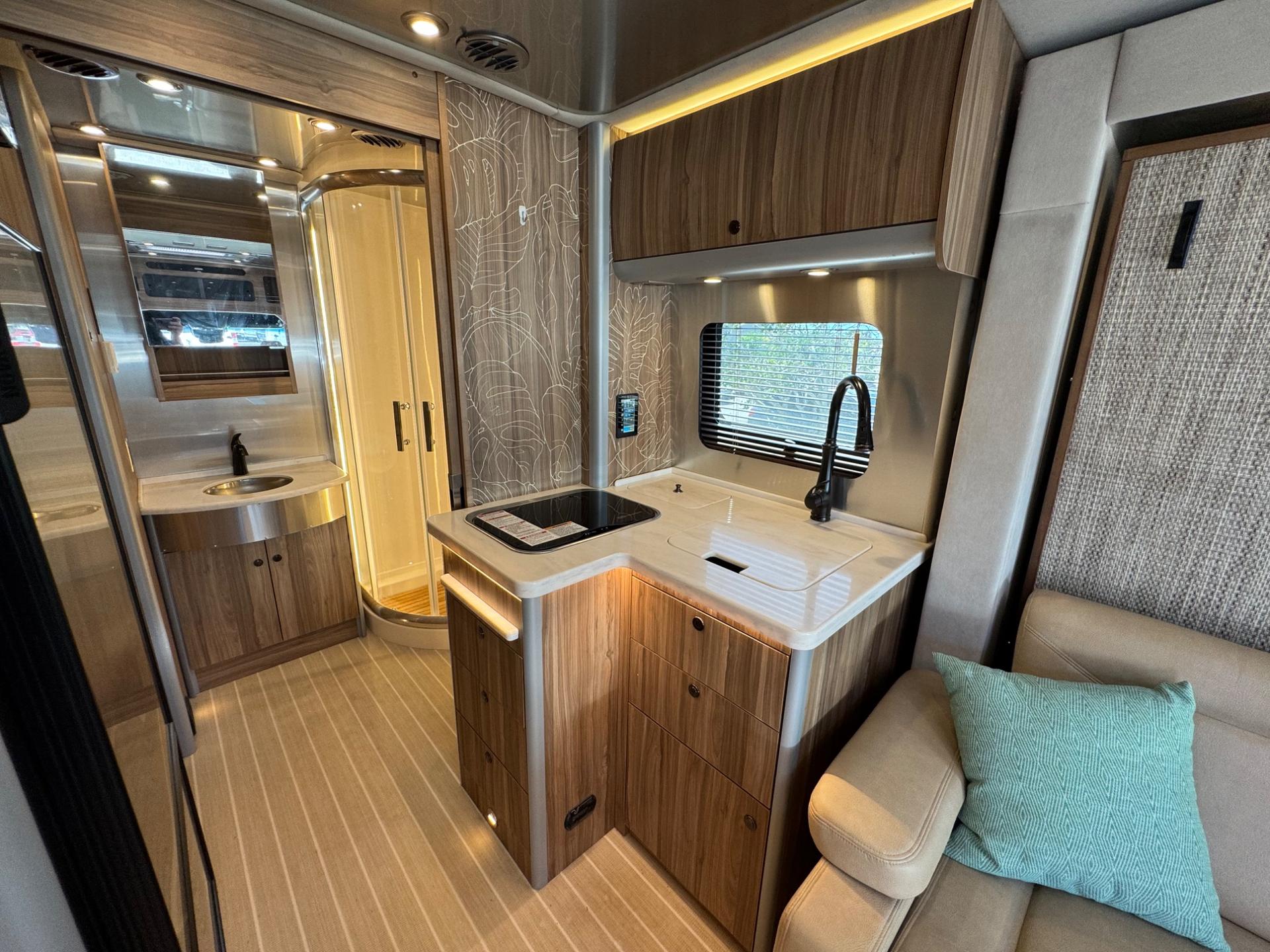 2022 Airstream 2022 Airstream Atlas - thumbnail 10