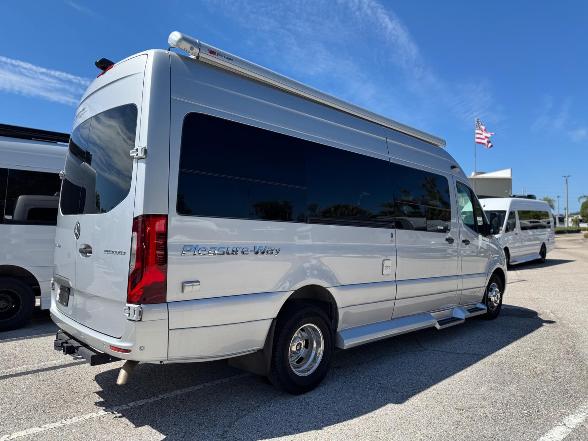 2023 Pleasure-Way 2023 Pleasure-Way Plateau - thumbnail 5