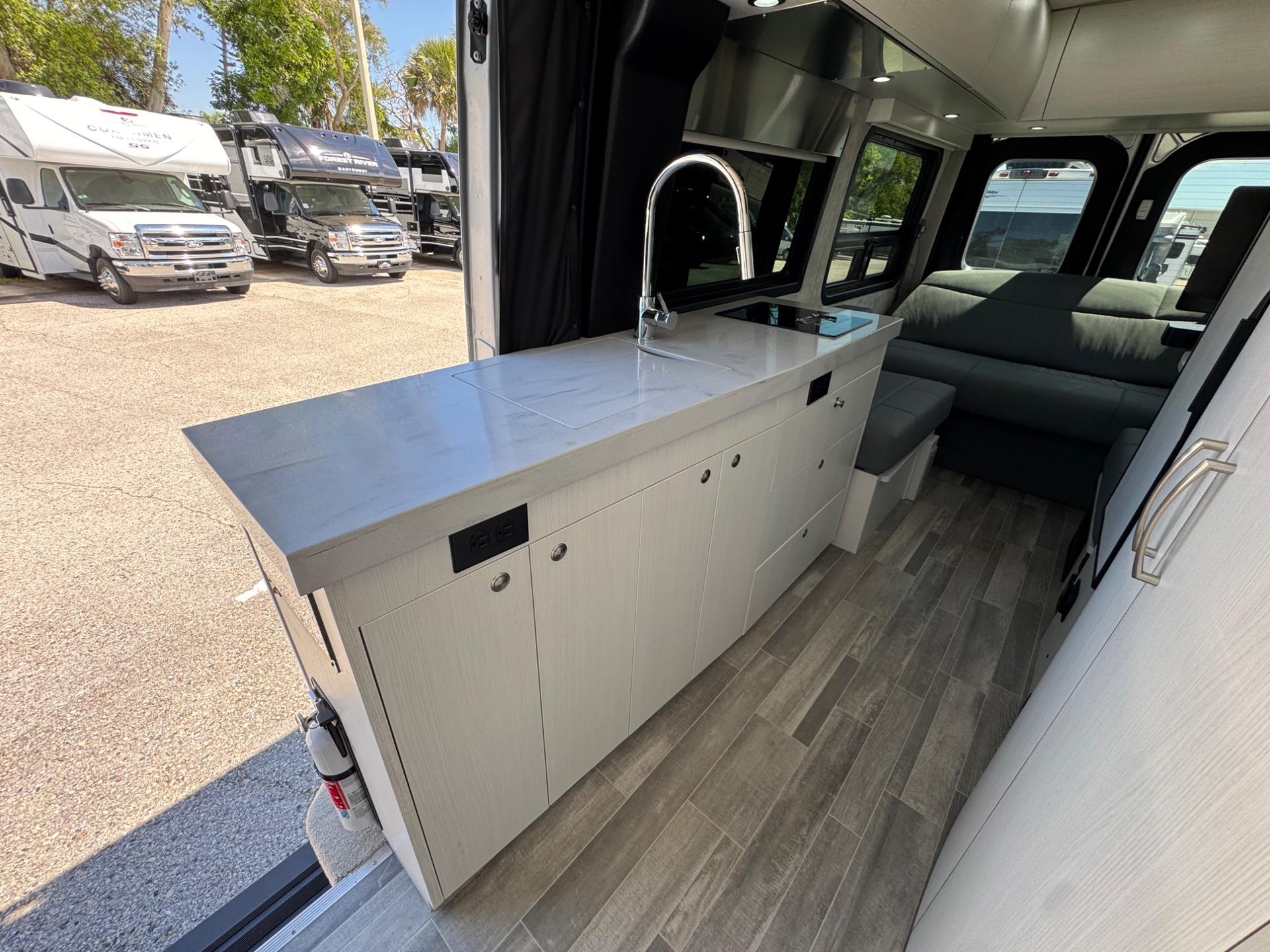 2023 Pleasure-Way 2023 Pleasure-Way Plateau - thumbnail 12